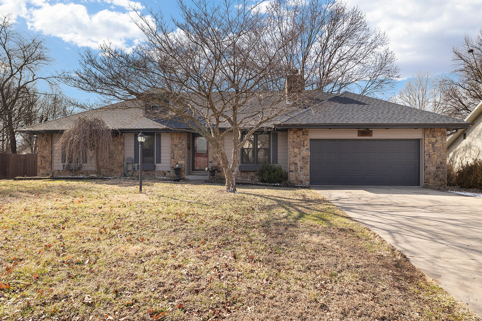 4643 South Leawood Avenue Property Photo 1