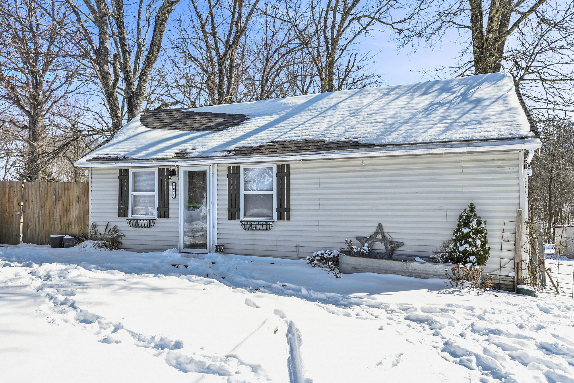 2094 North Farm Road 241 Property Photo 6