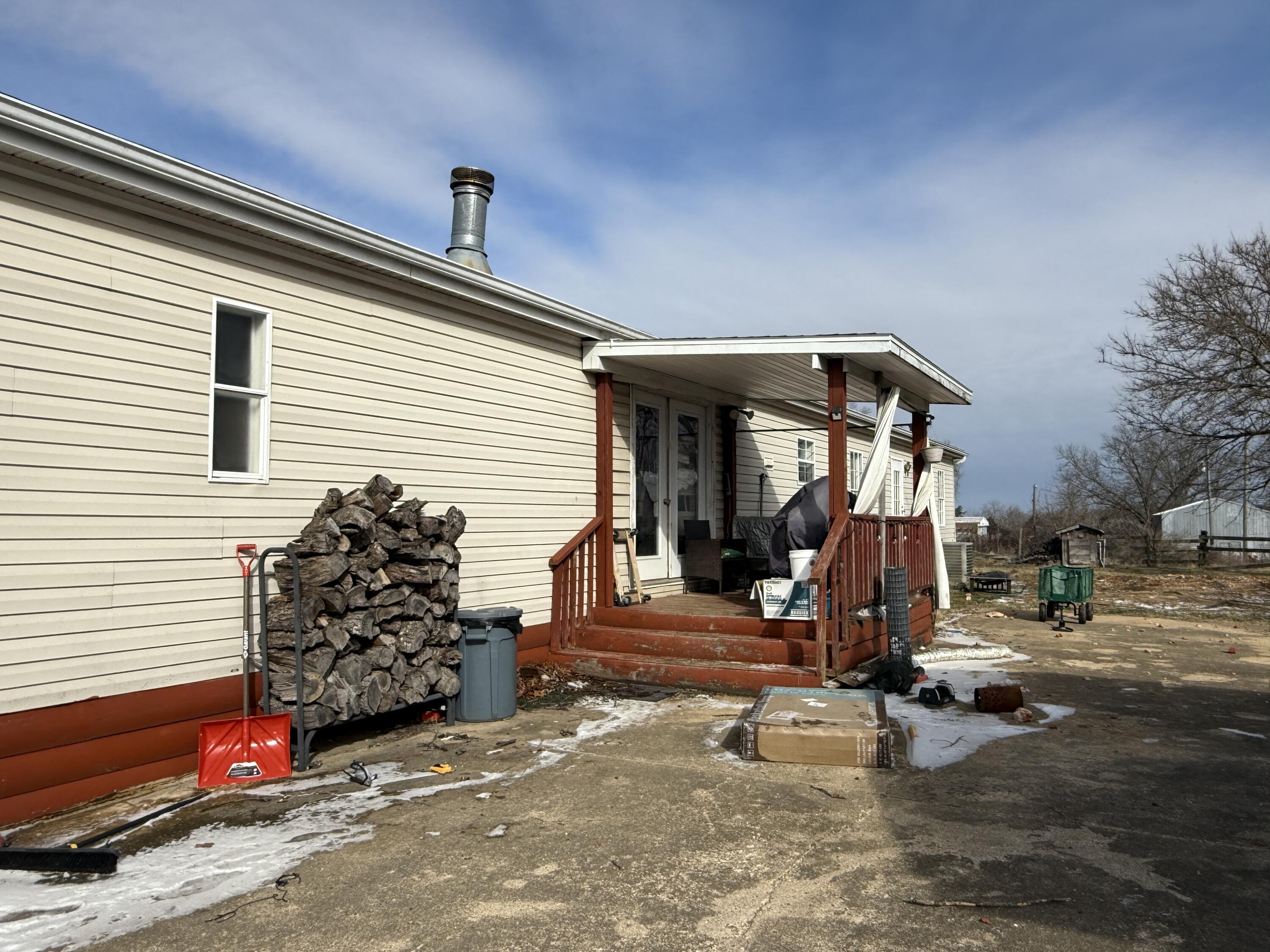 950 Highway 95 Property Photo 27