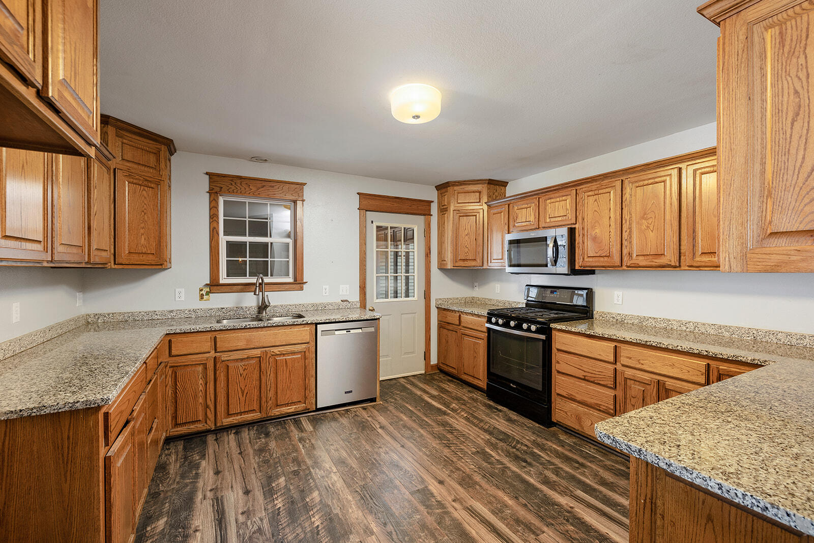 16569 Co Rd W 14-533 Property Photo 3