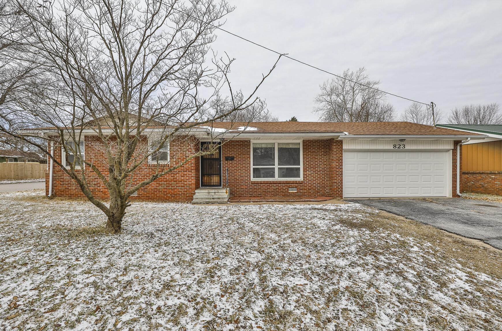 823 South Barnes Avenue Property Photo