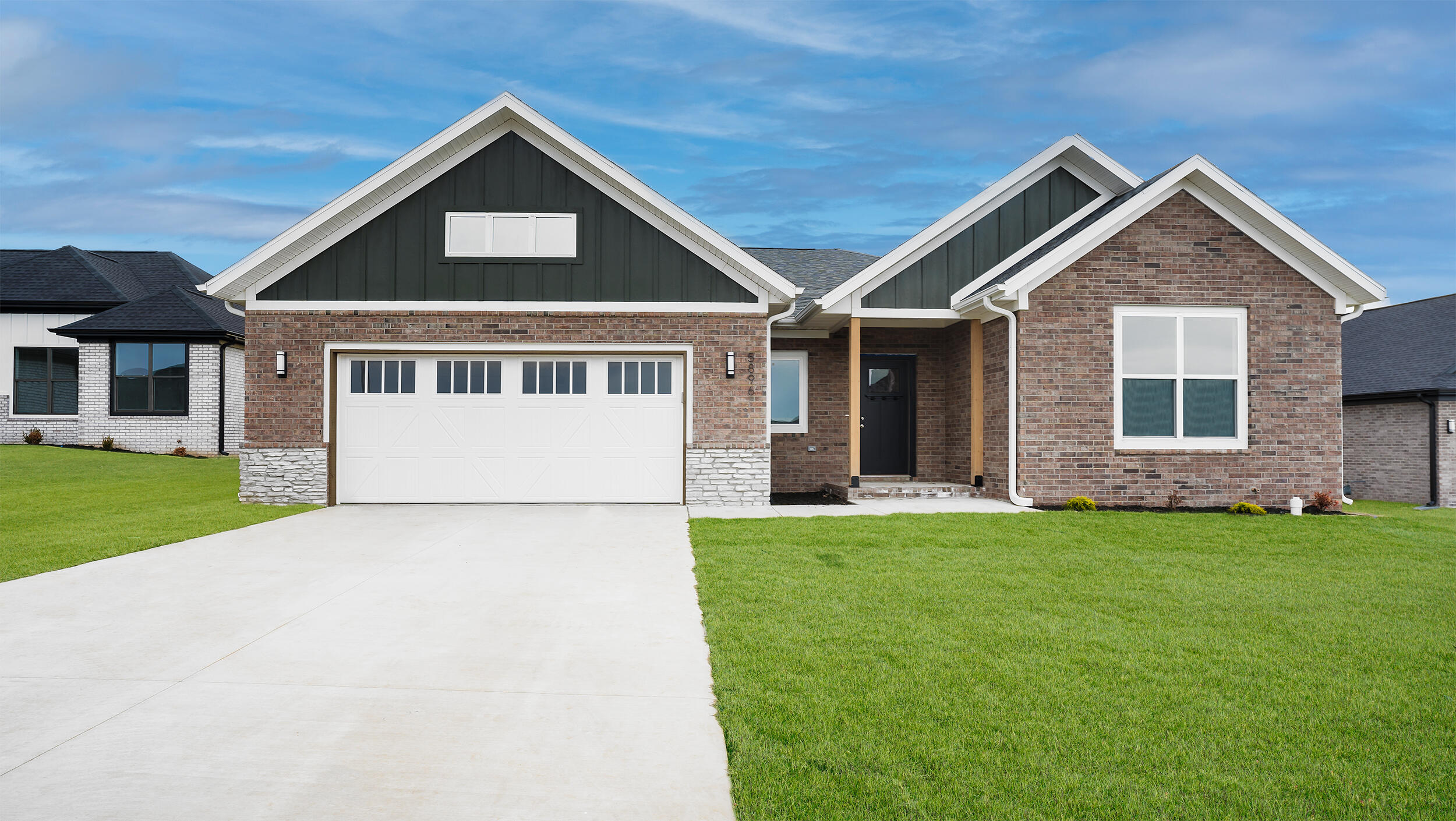 5537 East Wild Horse Drive Property Photo 1