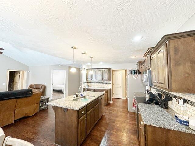 2689 East Keystone Drive Property Photo 6