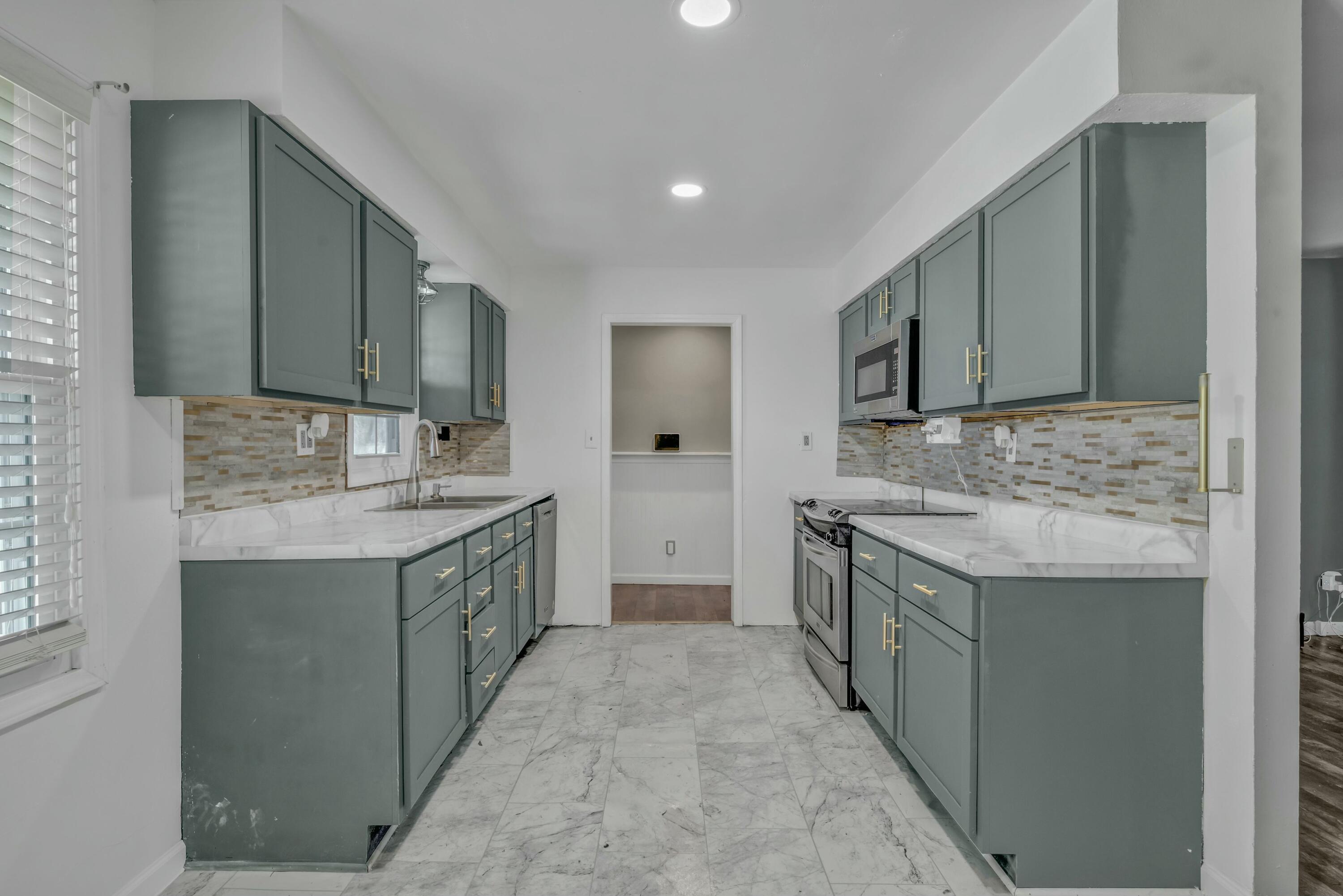 707 Howell Drive Property Photo 3