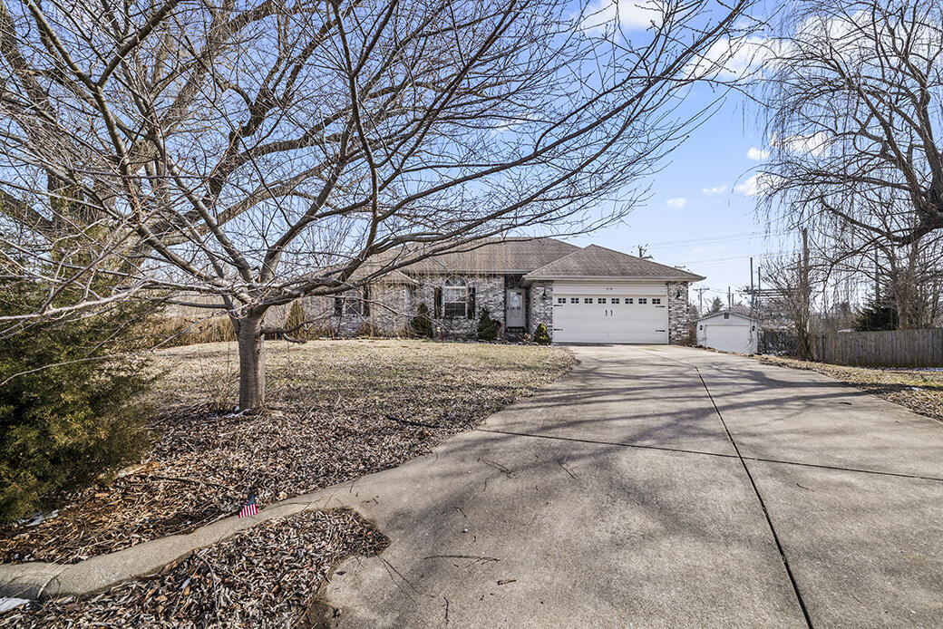 618 Sarah Court Property Photo 2