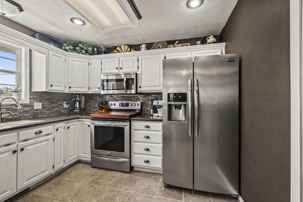 618 Sarah Court Property Photo 14