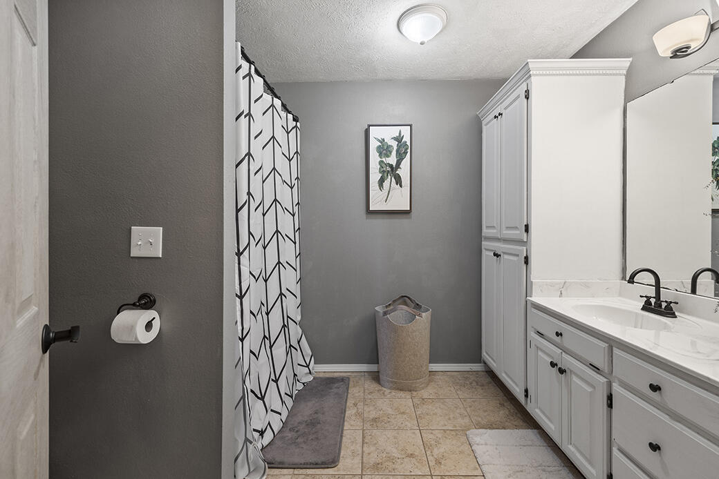 618 Sarah Court Property Photo 24