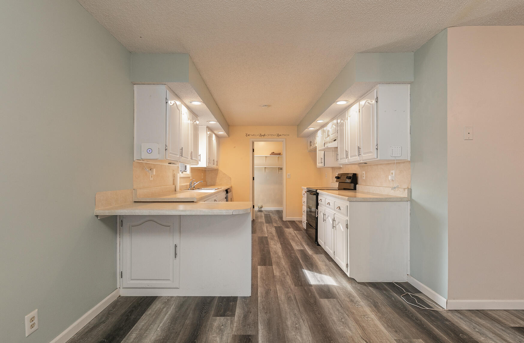 2224 West College Drive Property Photo 8