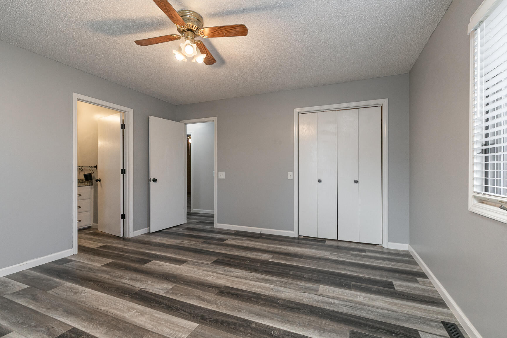 2224 West College Drive Property Photo 13