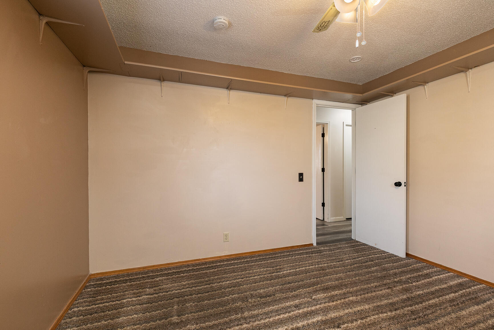 2224 West College Drive Property Photo 16