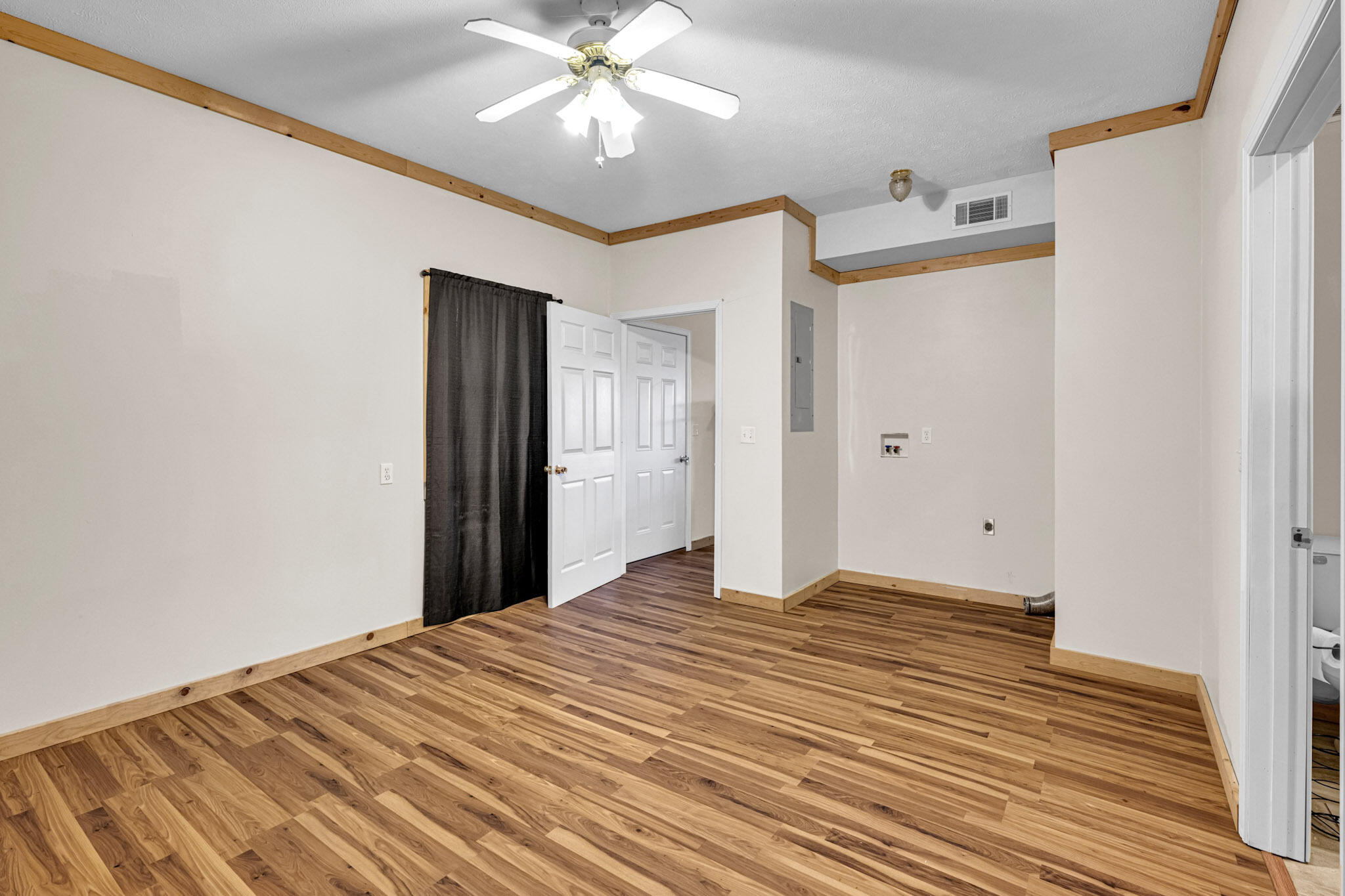 305 Thomas Street Property Photo 16