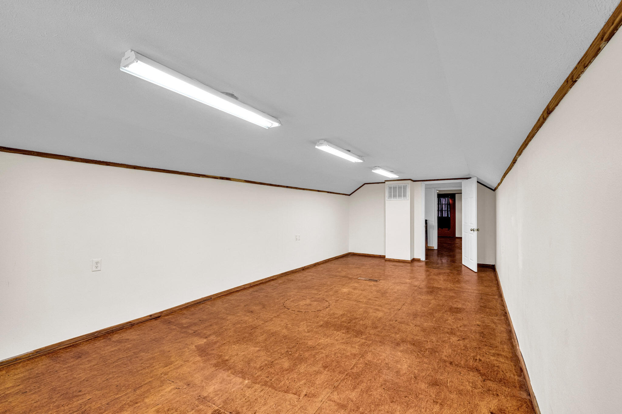 305 Thomas Street Property Photo 24