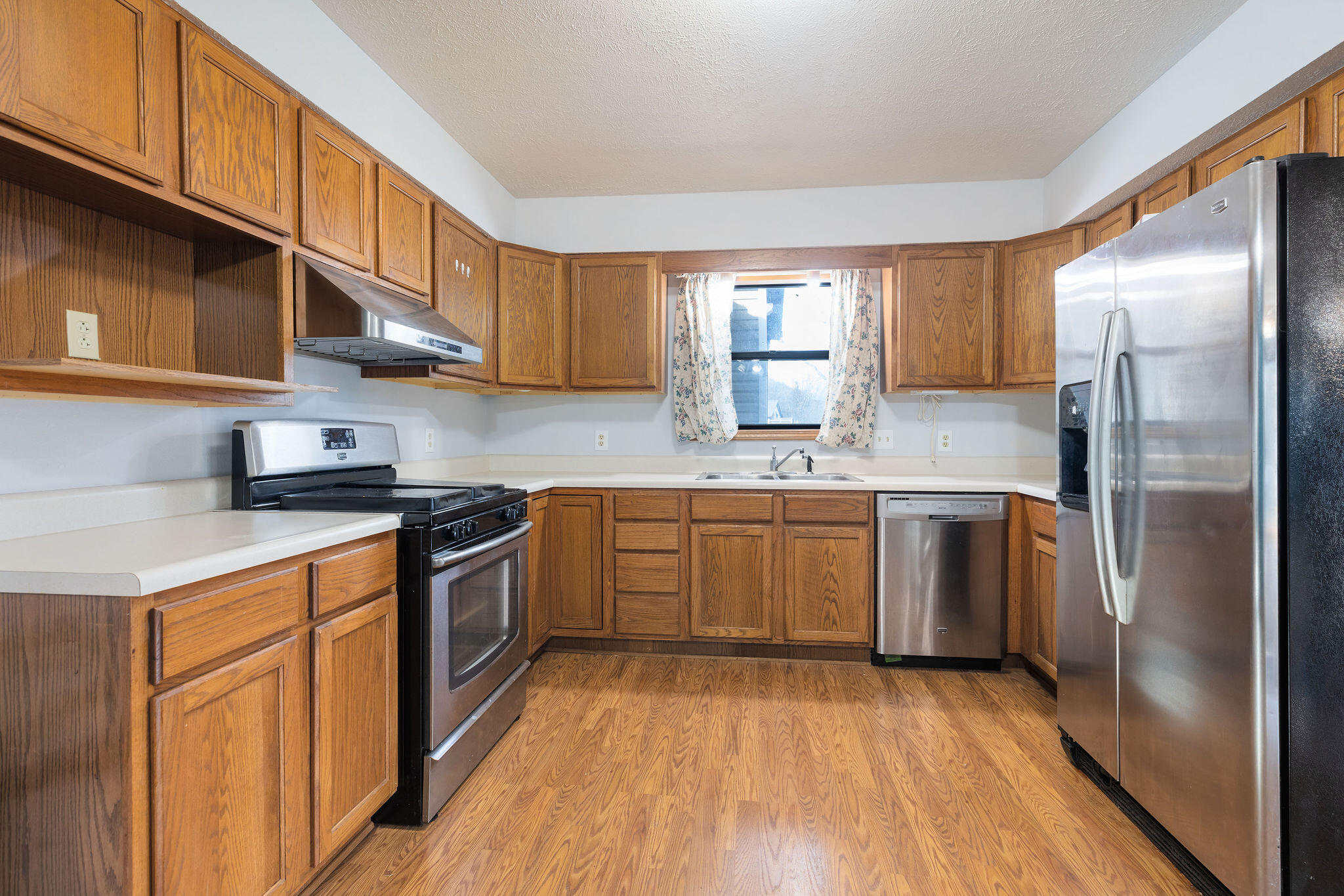 314 Easy Street Property Photo 4
