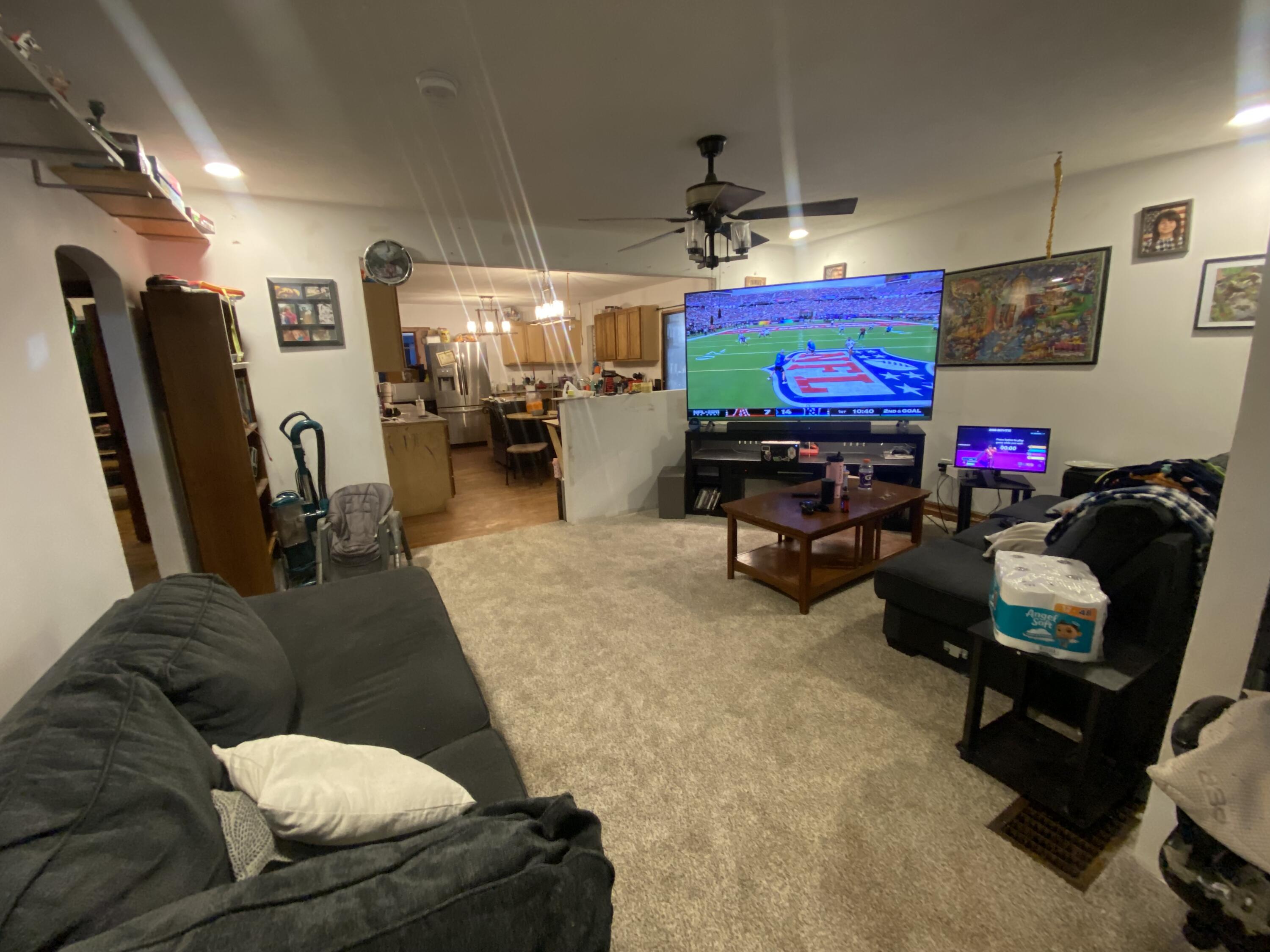 828 South Glenn Avenue Property Photo 1