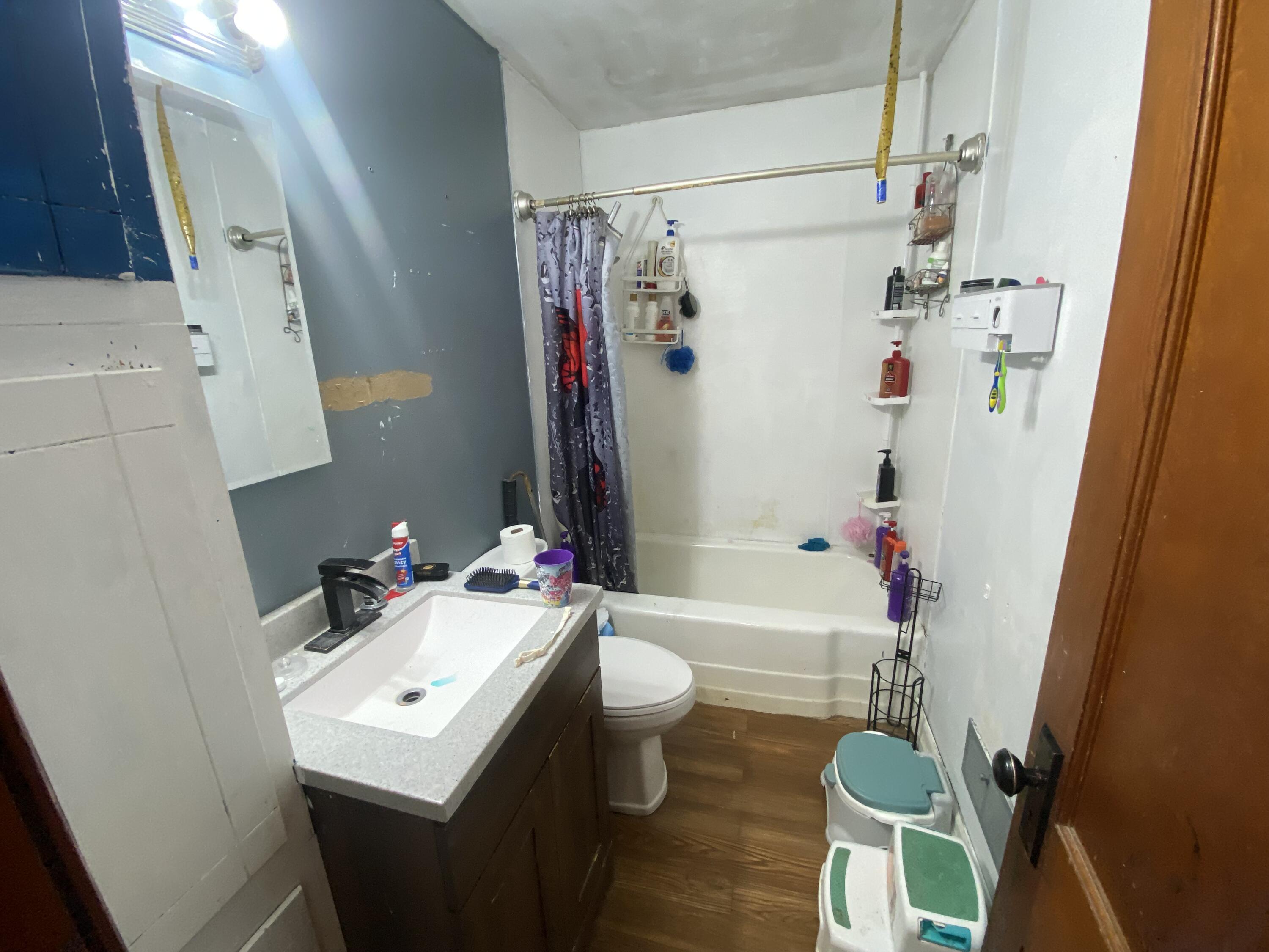 828 South Glenn Avenue Property Photo 12