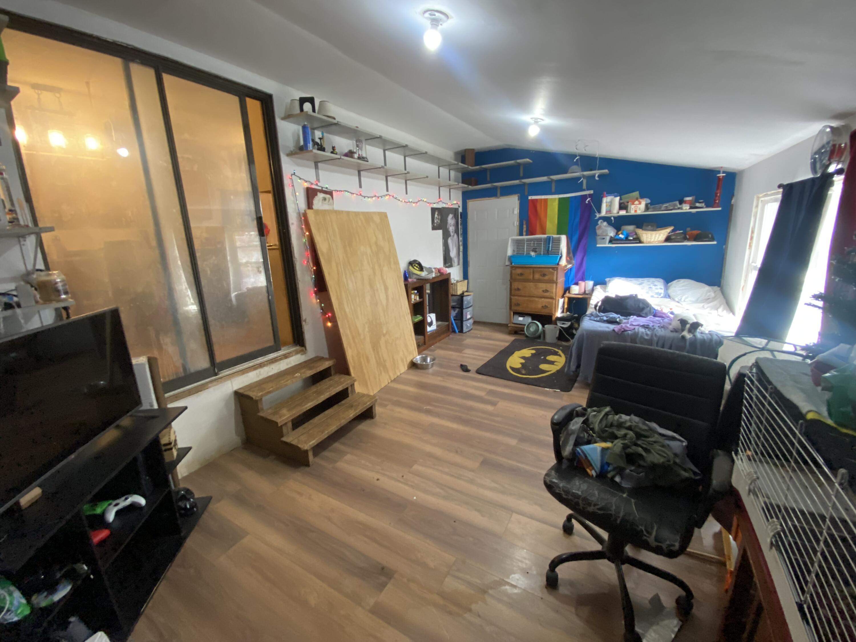 828 South Glenn Avenue Property Photo 16