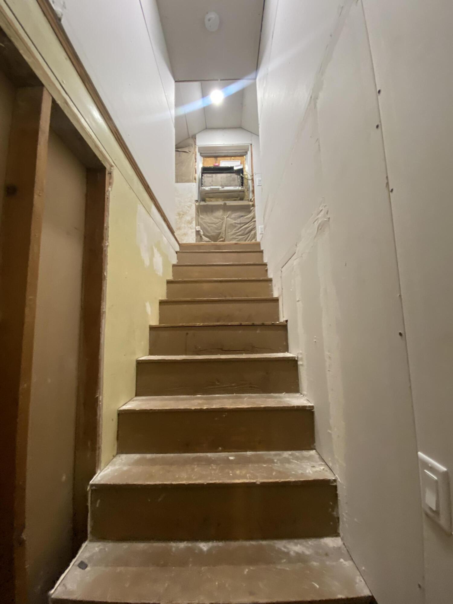 828 South Glenn Avenue Property Photo 27