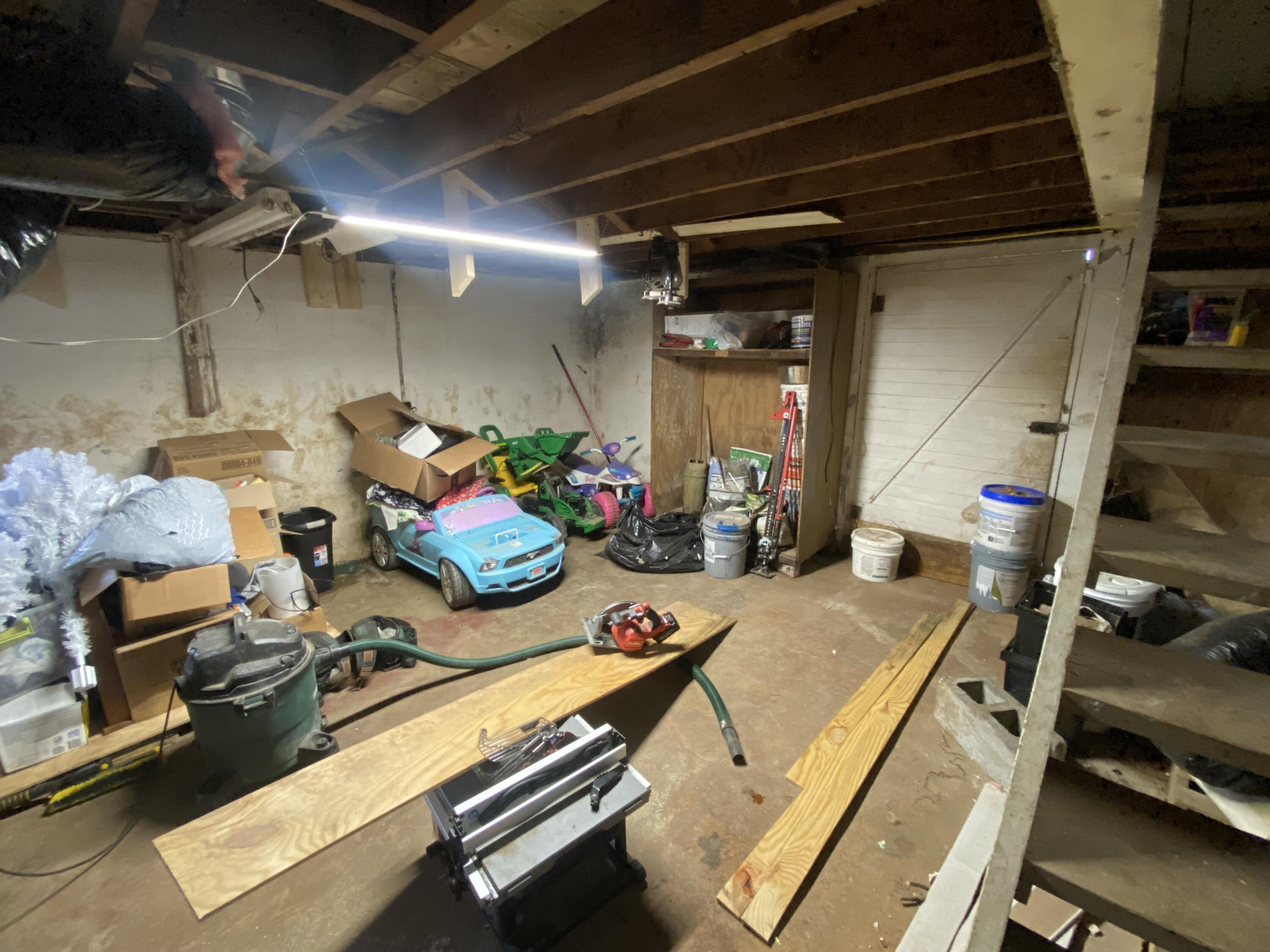 828 South Glenn Avenue Property Photo 32
