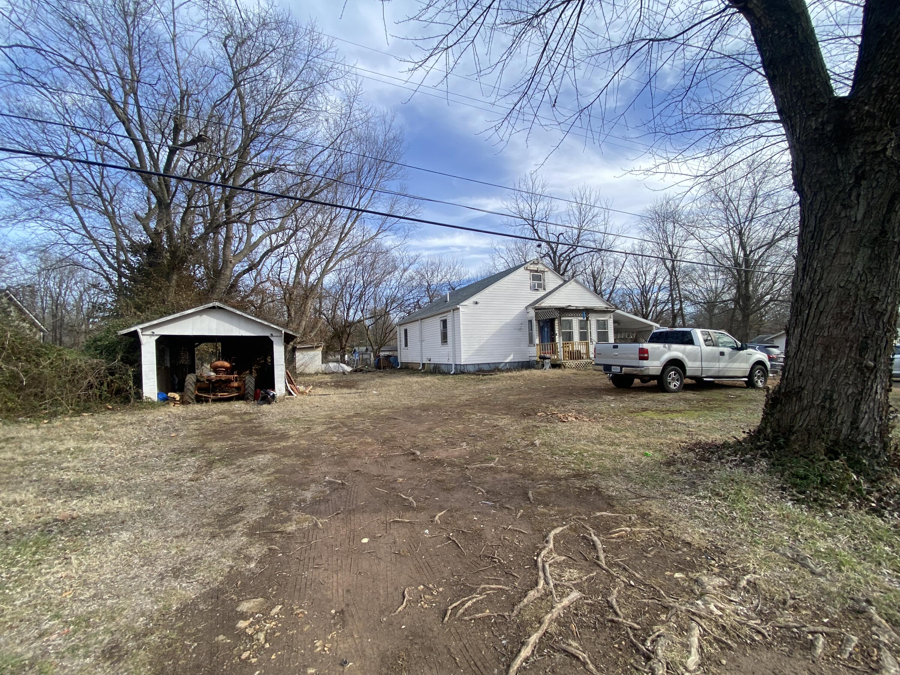 828 South Glenn Avenue Property Photo 34