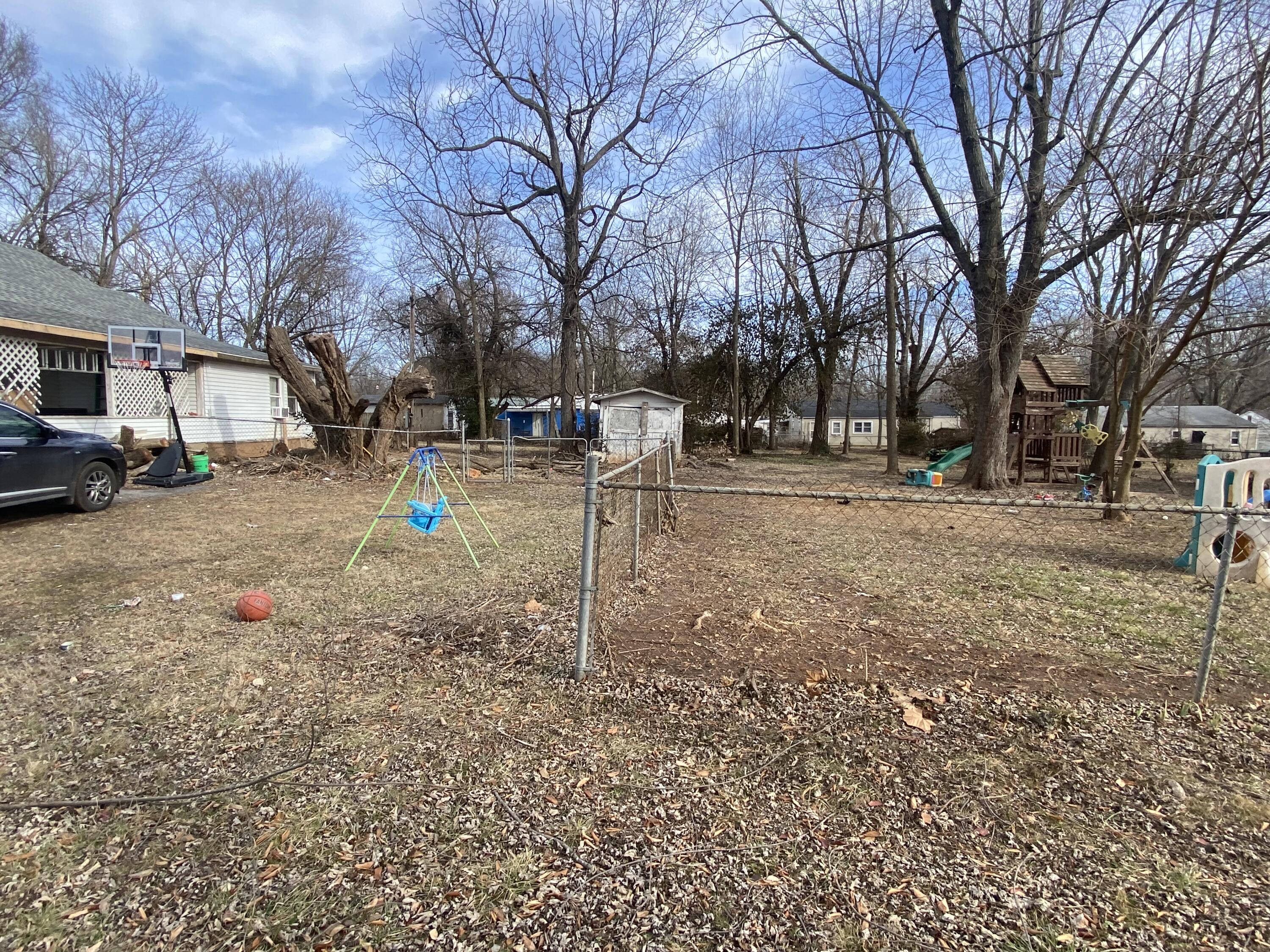 828 South Glenn Avenue Property Photo 36