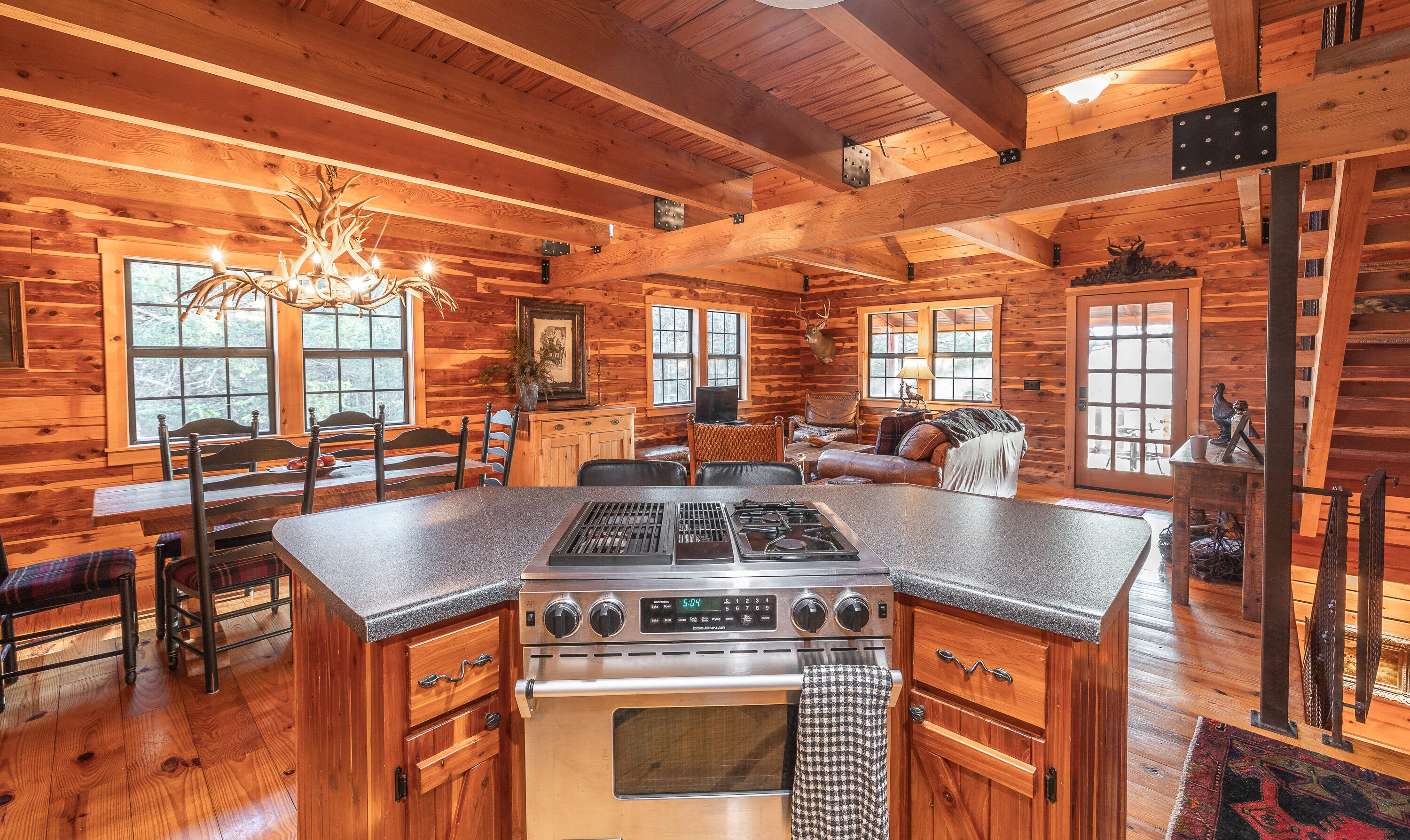 6097 South Highway 63 Property Photo 12