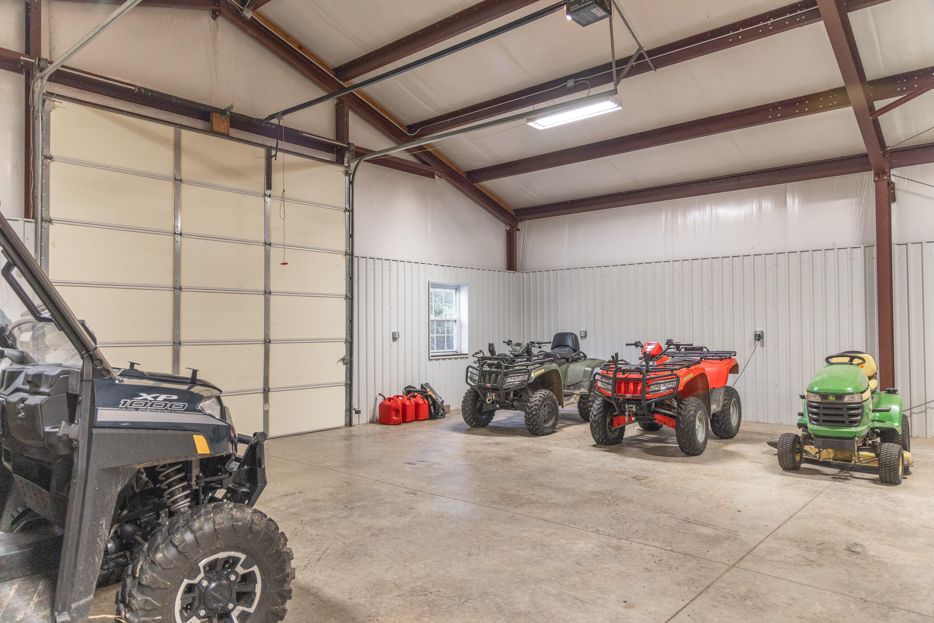 6097 South Highway 63 Property Photo 48