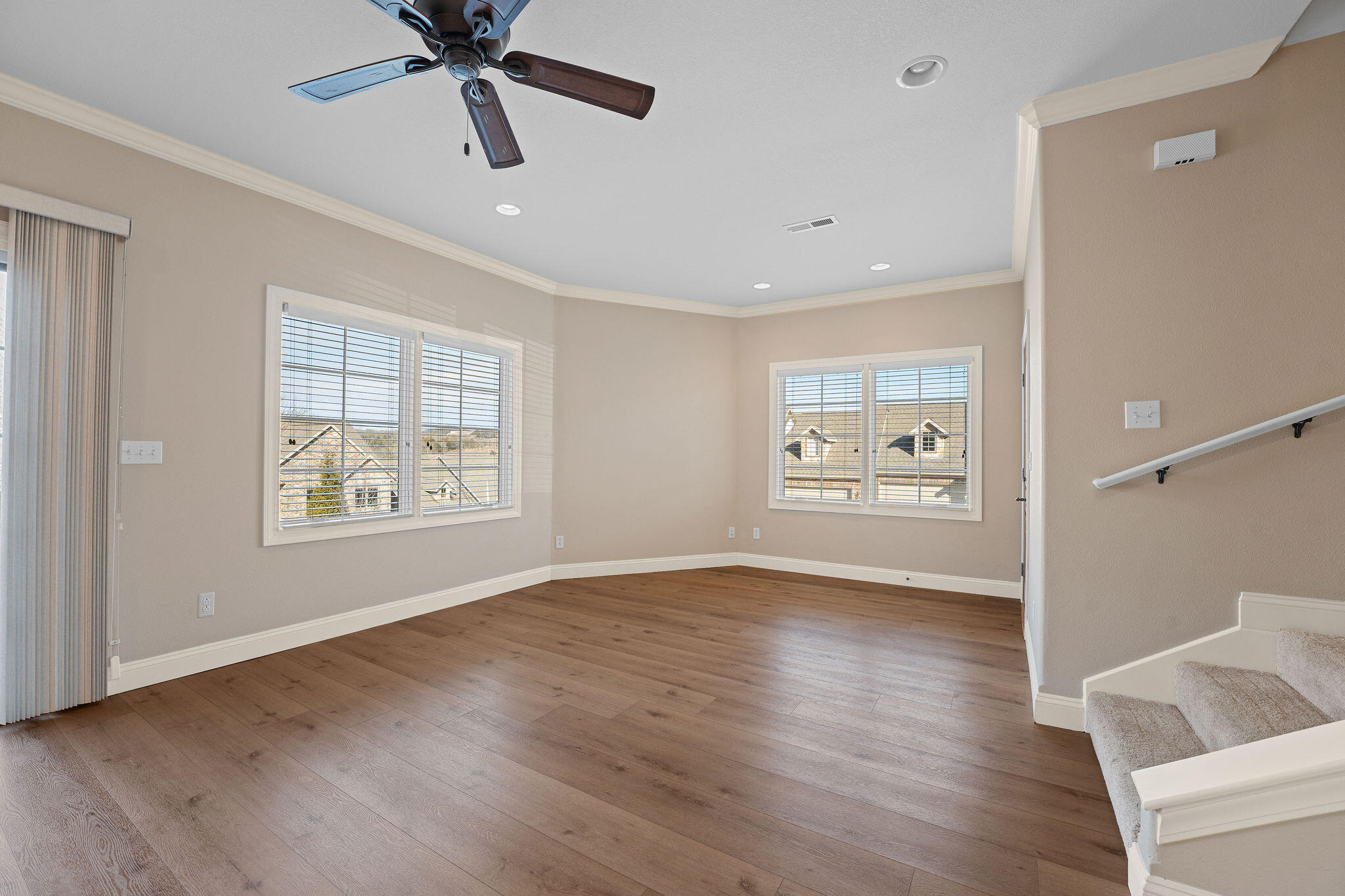 138 Lakehills Drive Property Photo 7