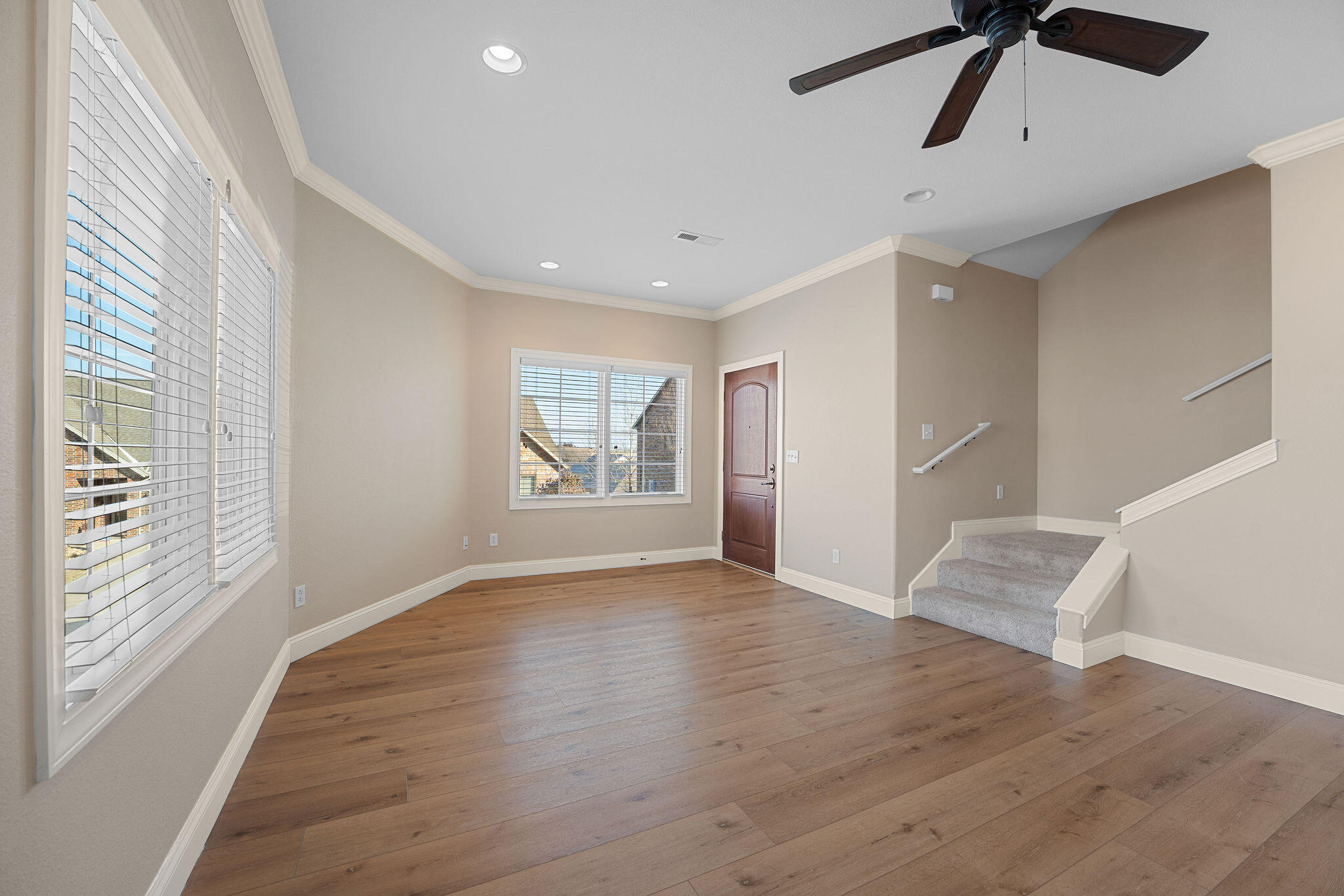 138 Lakehills Drive Property Photo 8
