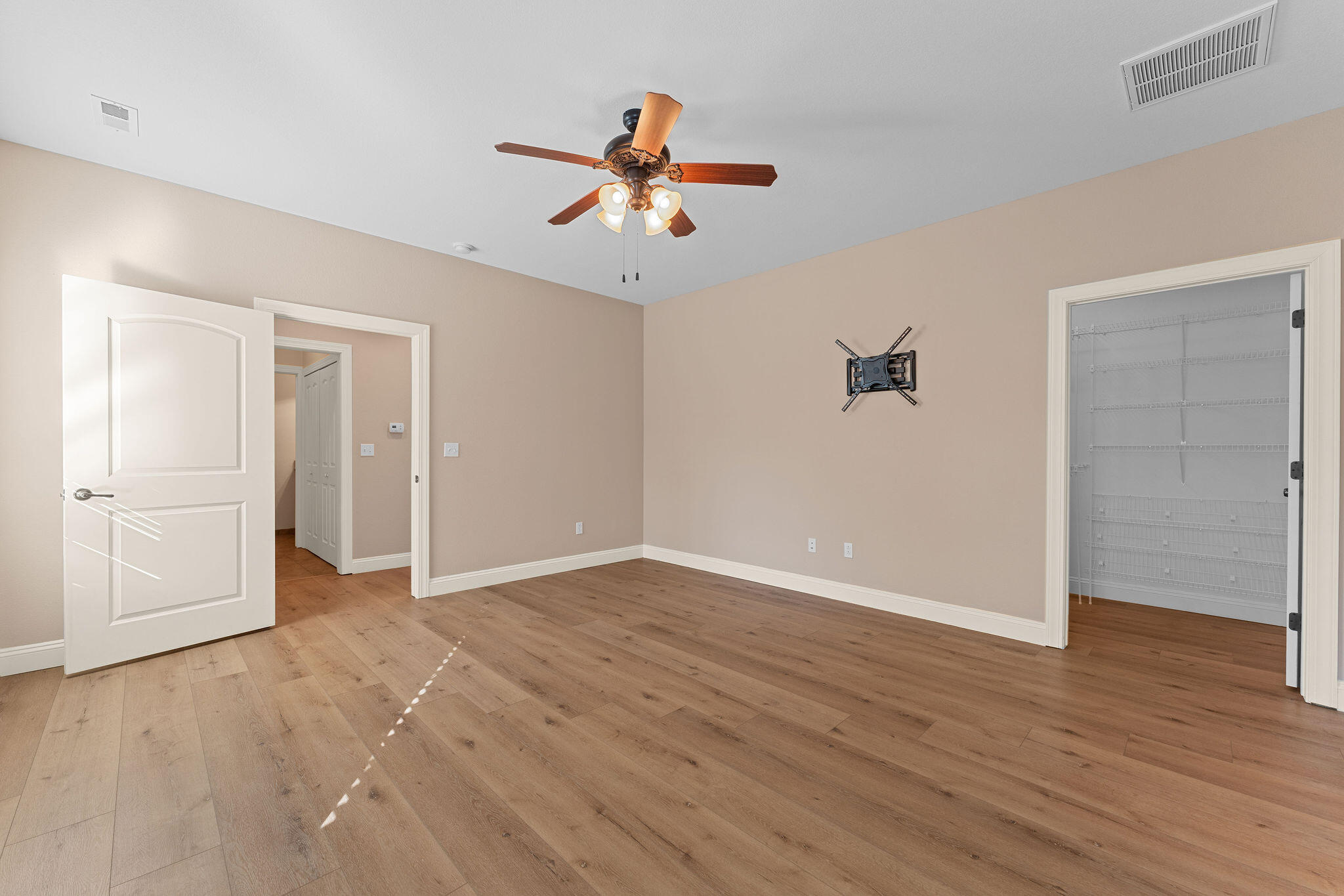 138 Lakehills Drive Property Photo 15