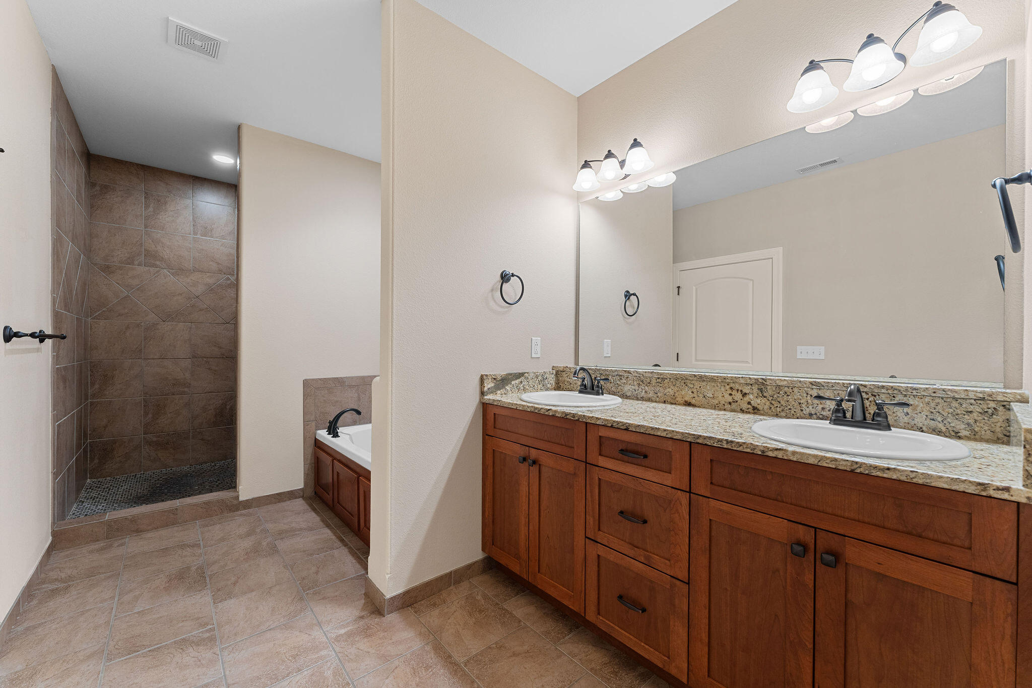 138 Lakehills Drive Property Photo 16