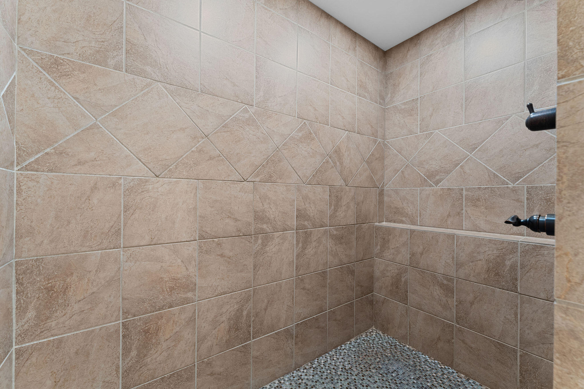 138 Lakehills Drive Property Photo 18