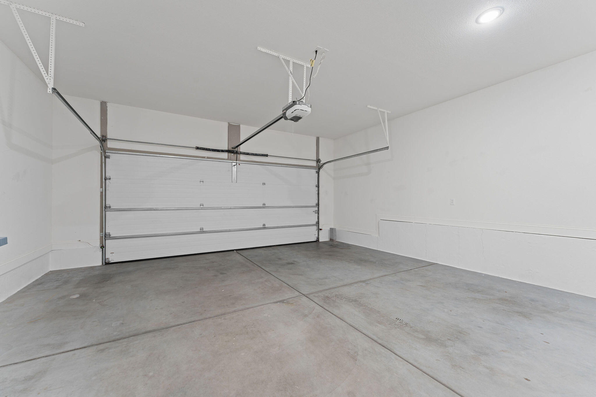 138 Lakehills Drive Property Photo 28