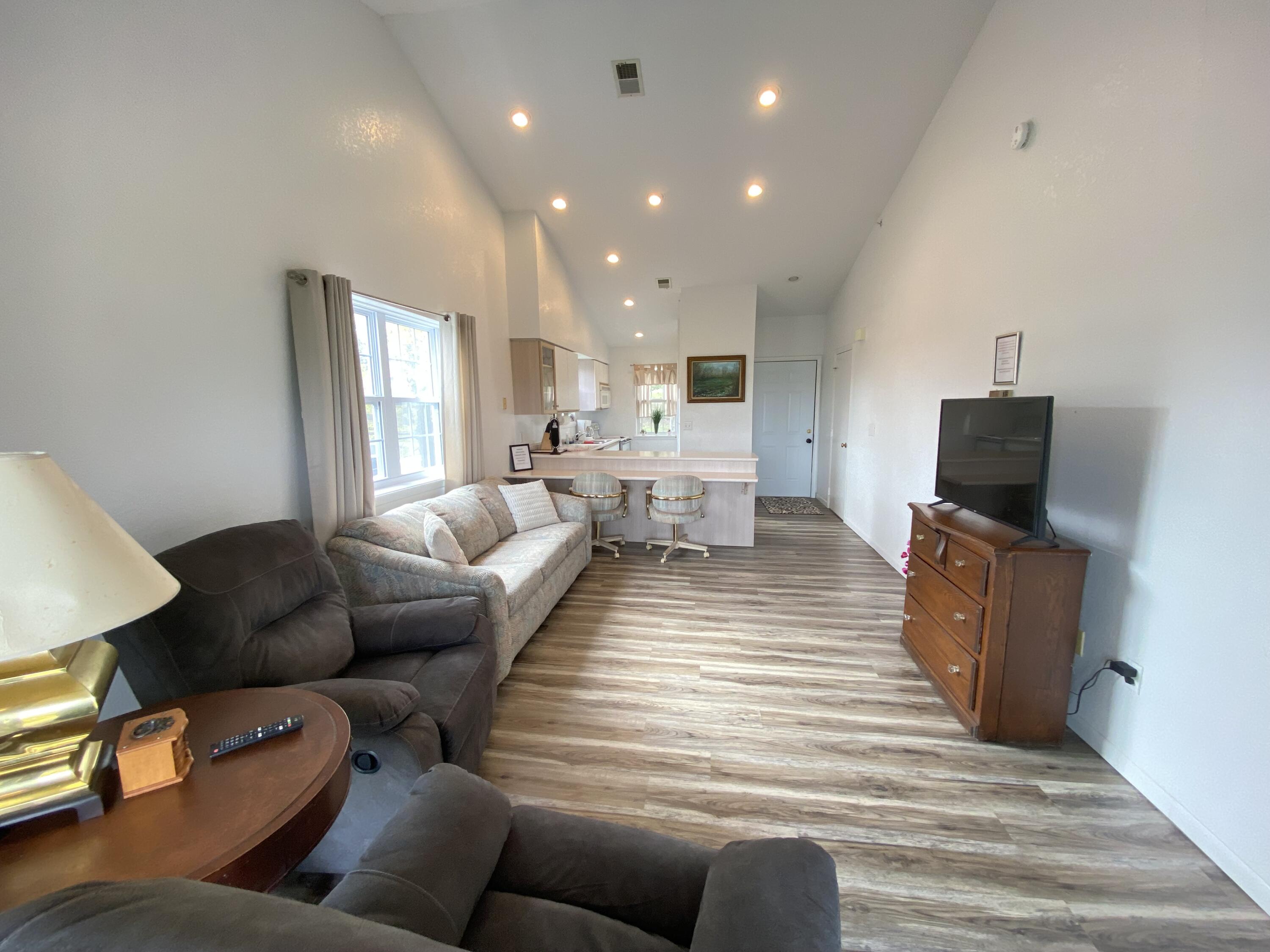 525 Valley View Drive Property Photo 8