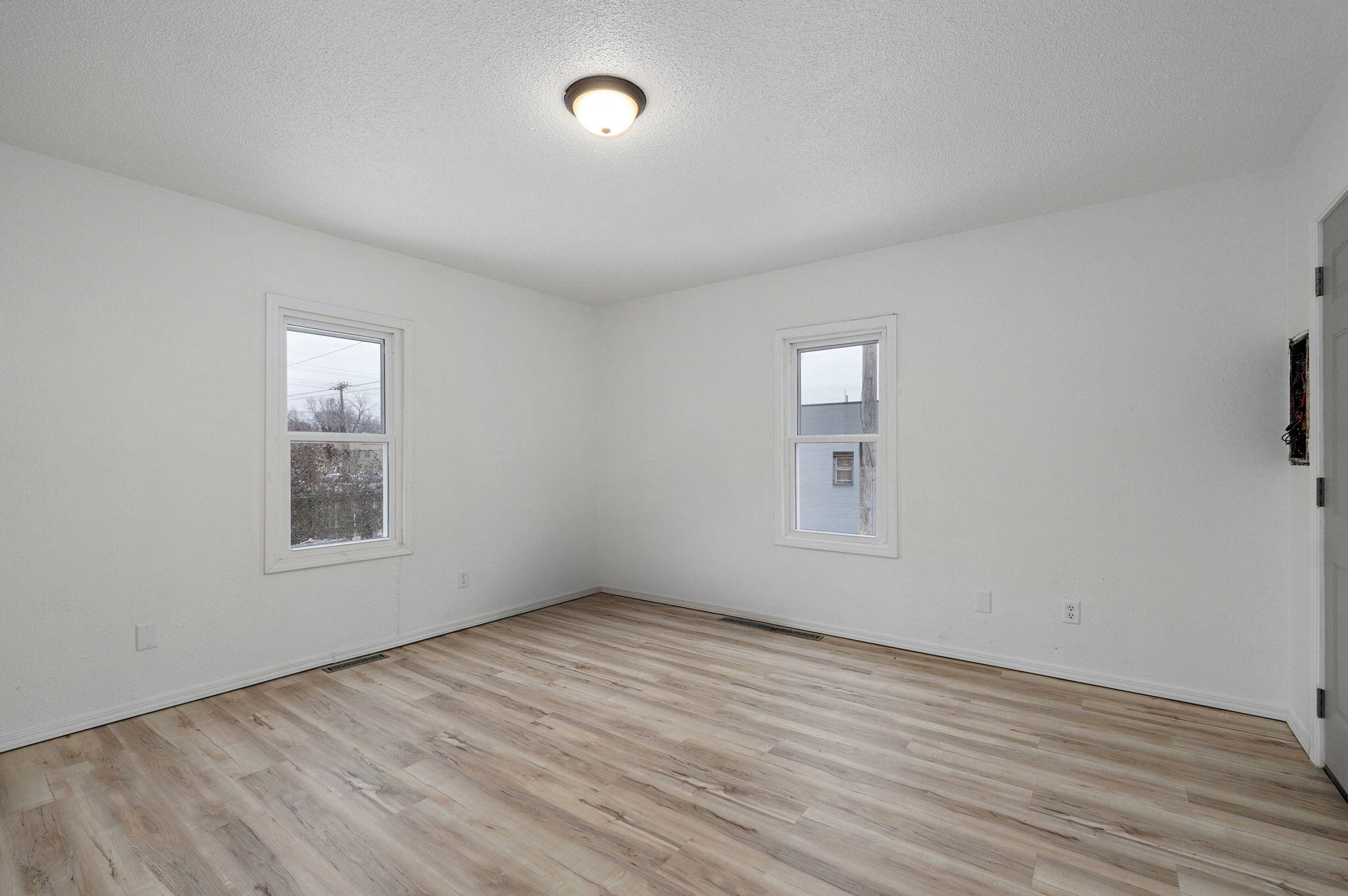 2337 North Fremont Avenue Property Photo 6