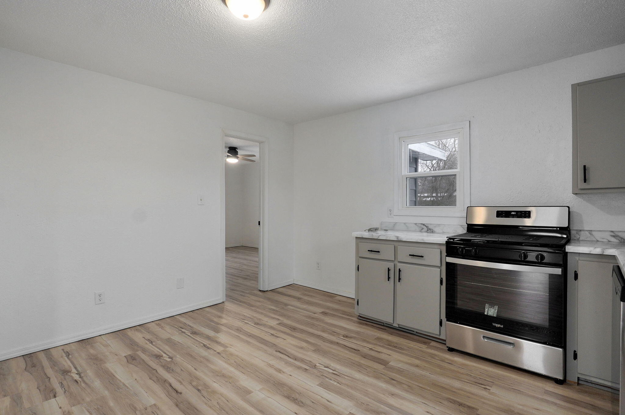 2337 North Fremont Avenue Property Photo 9