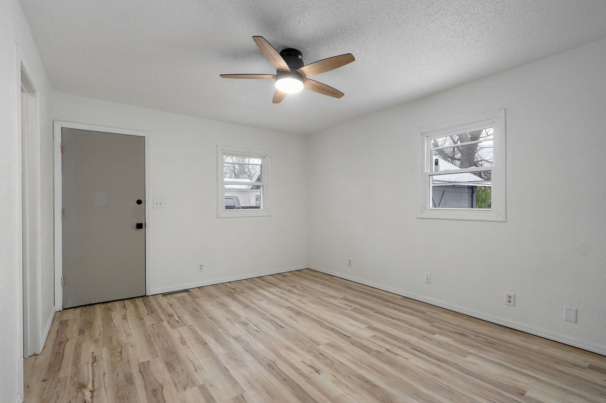 2337 North Fremont Avenue Property Photo 12