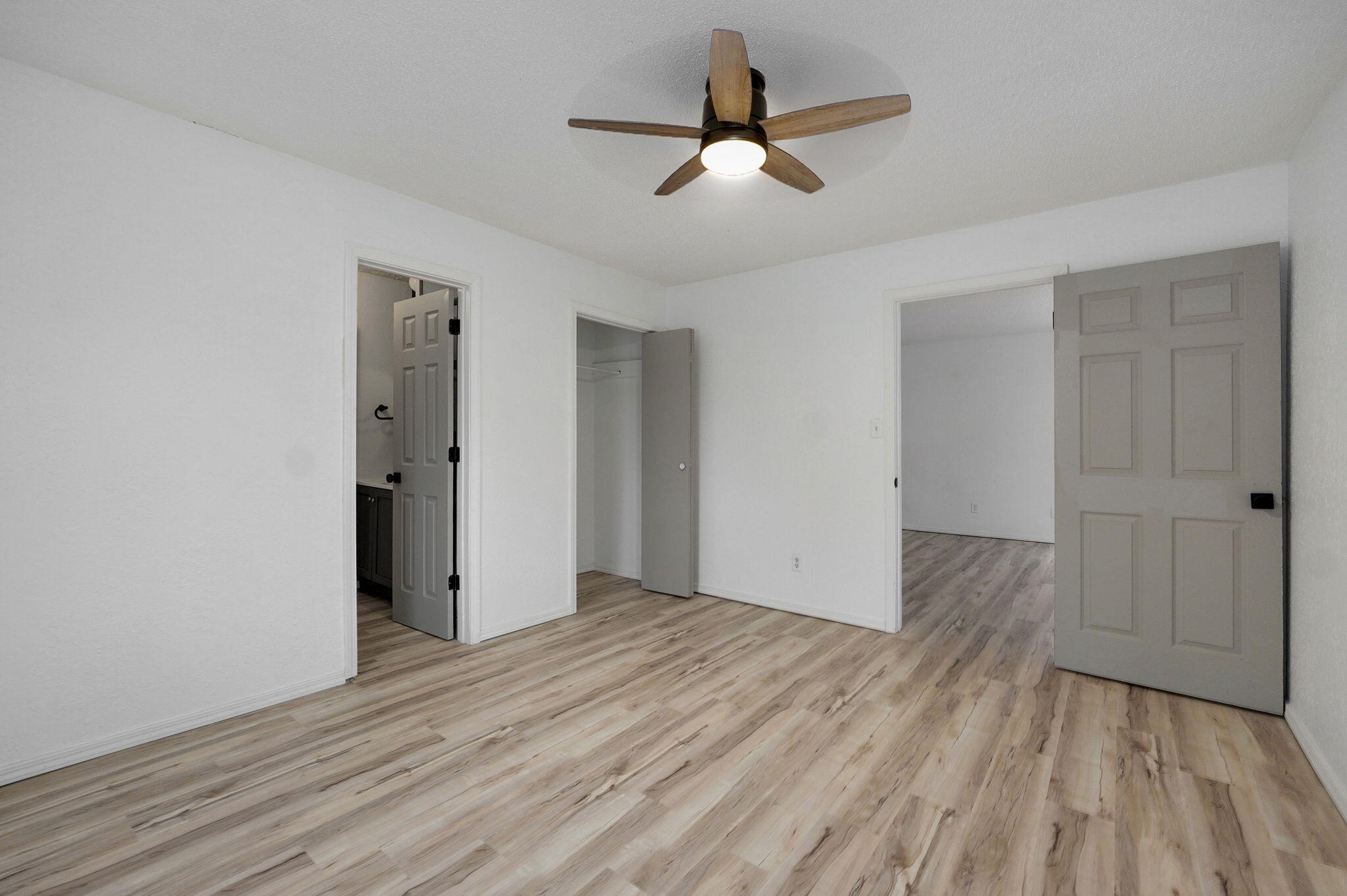 2337 North Fremont Avenue Property Photo 17