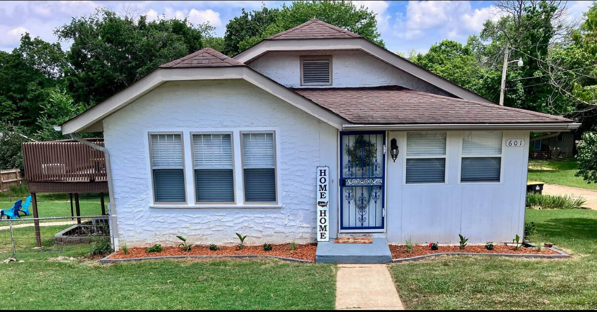 601 Sycamore Street Property Photo