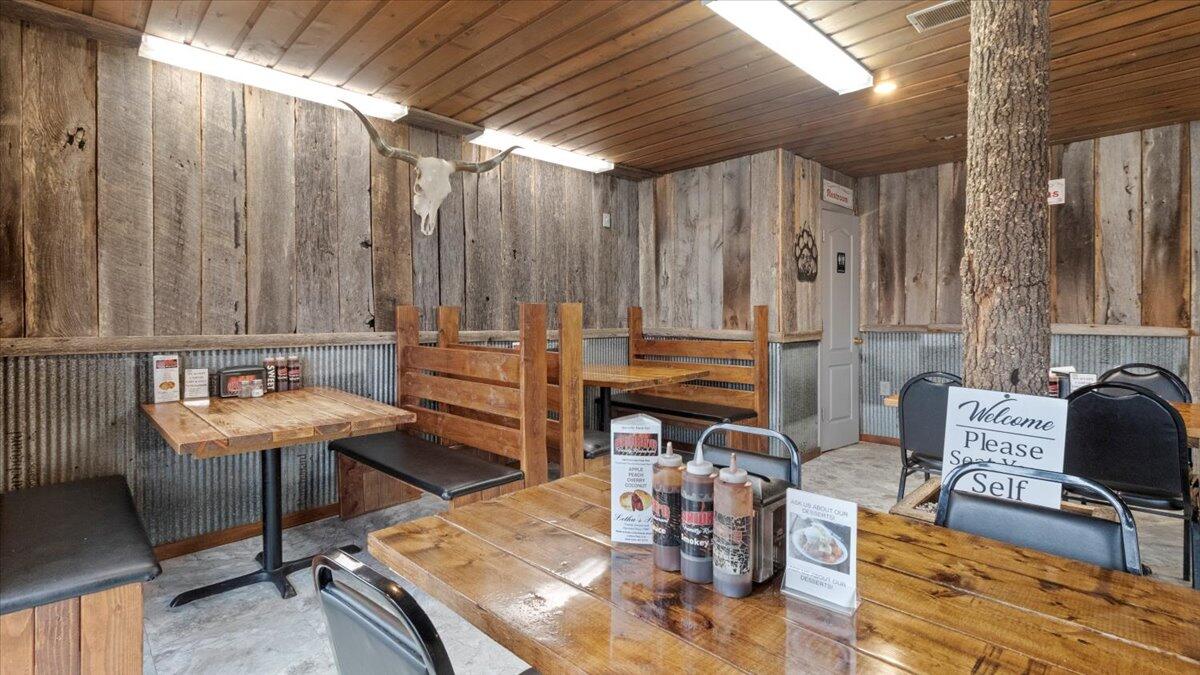 1027 Porter Wagoner Boulevard Property Photo 3