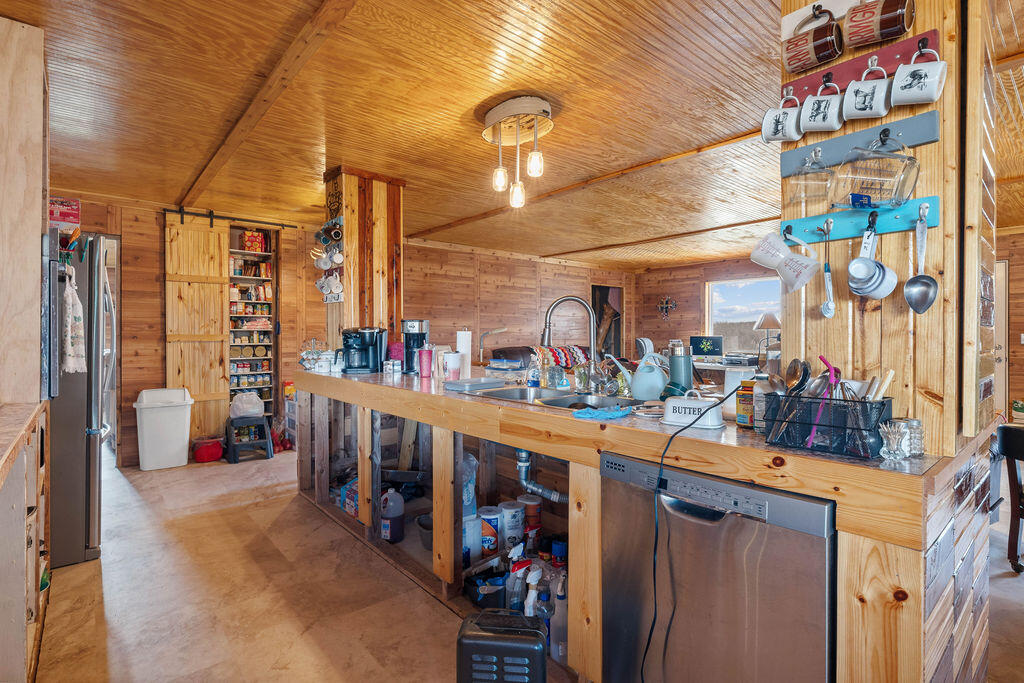 2638 Frye Road Property Photo 10