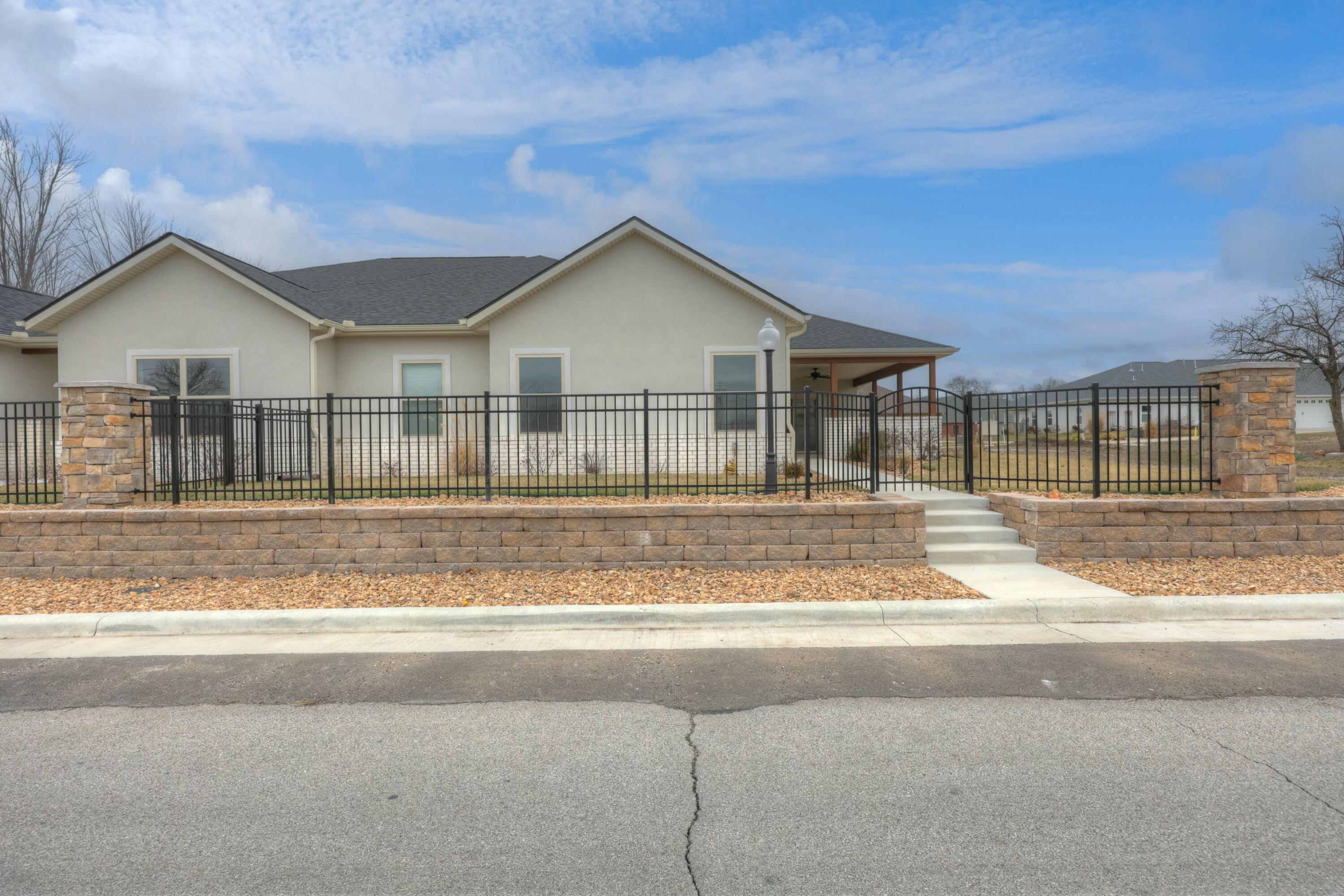 1910 Buena Vista Avenue Property Photo 4