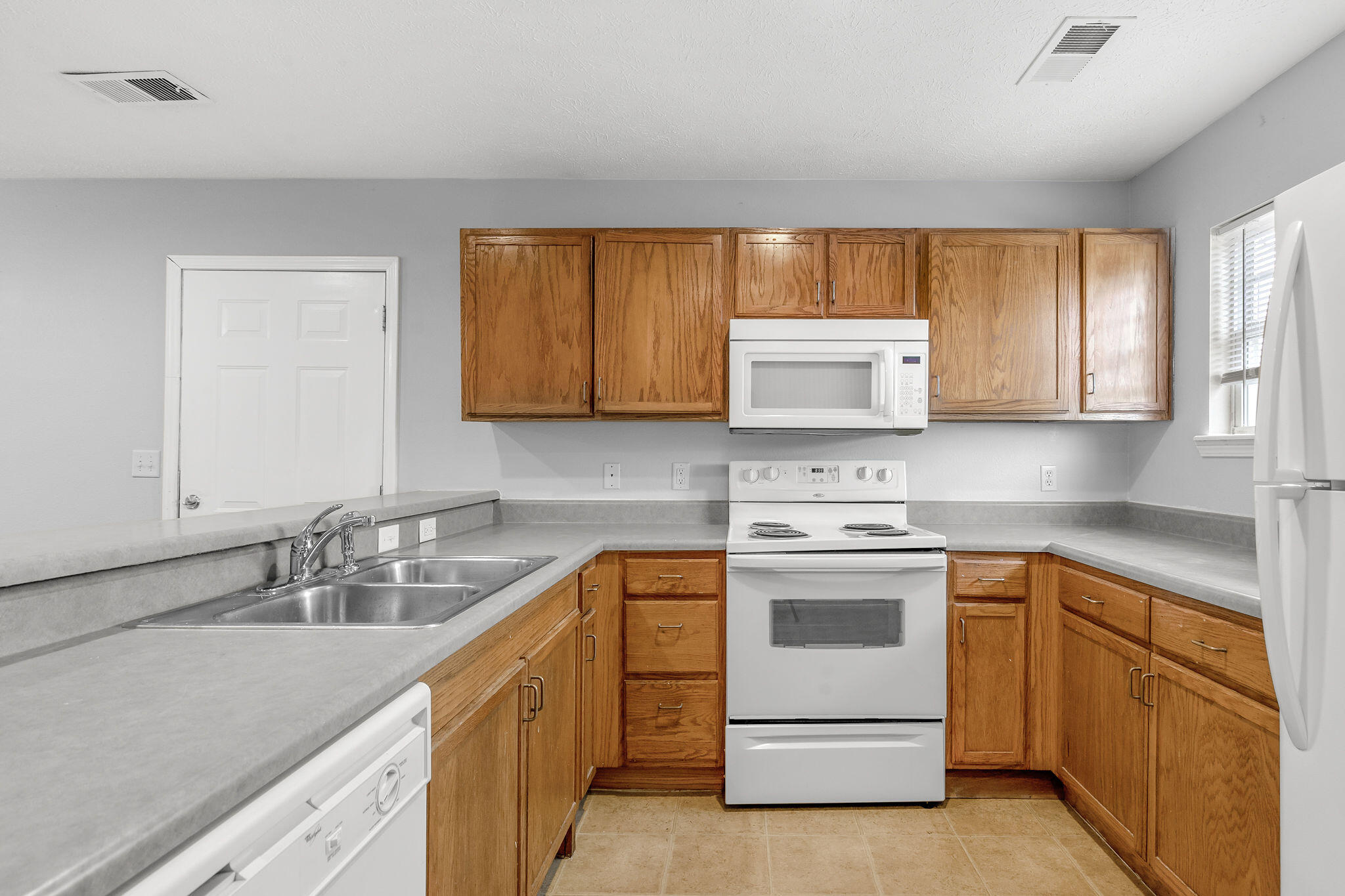 103 Garden Circle Property Photo 10