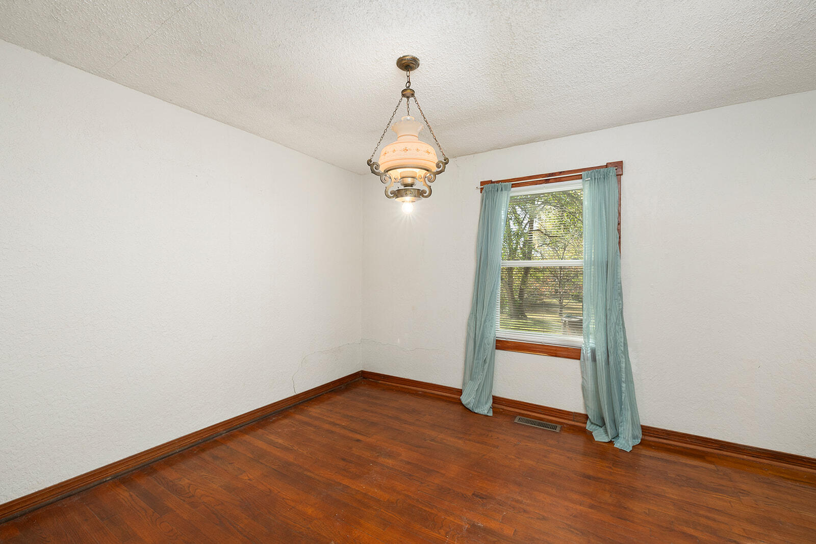 415 South Main Street Property Photo 12
