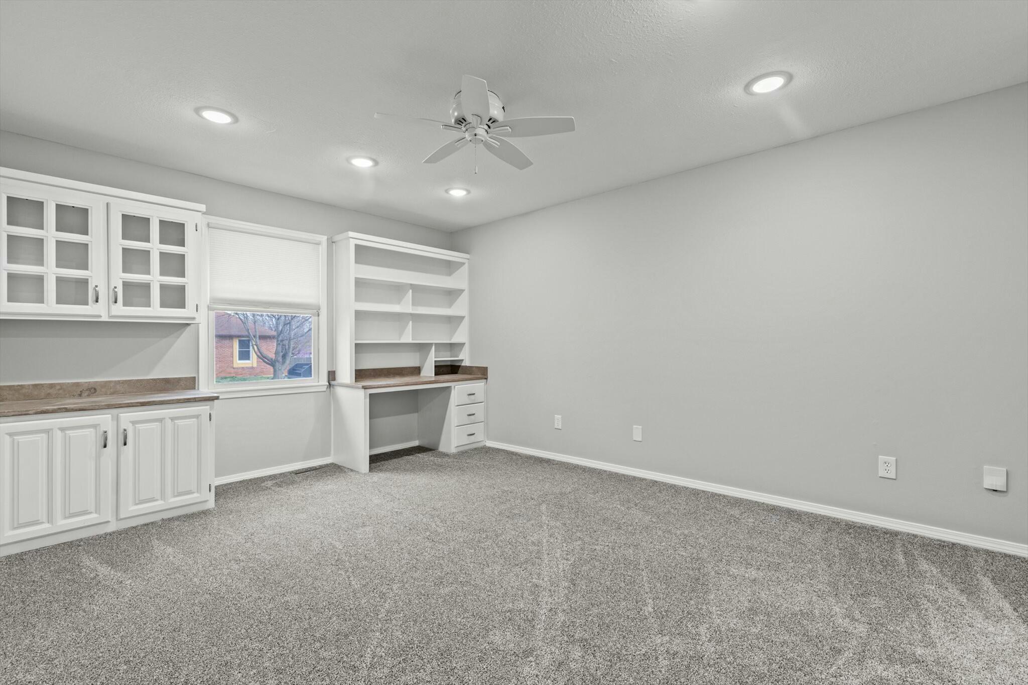 3469 South Kickapoo Avenue Property Photo 10