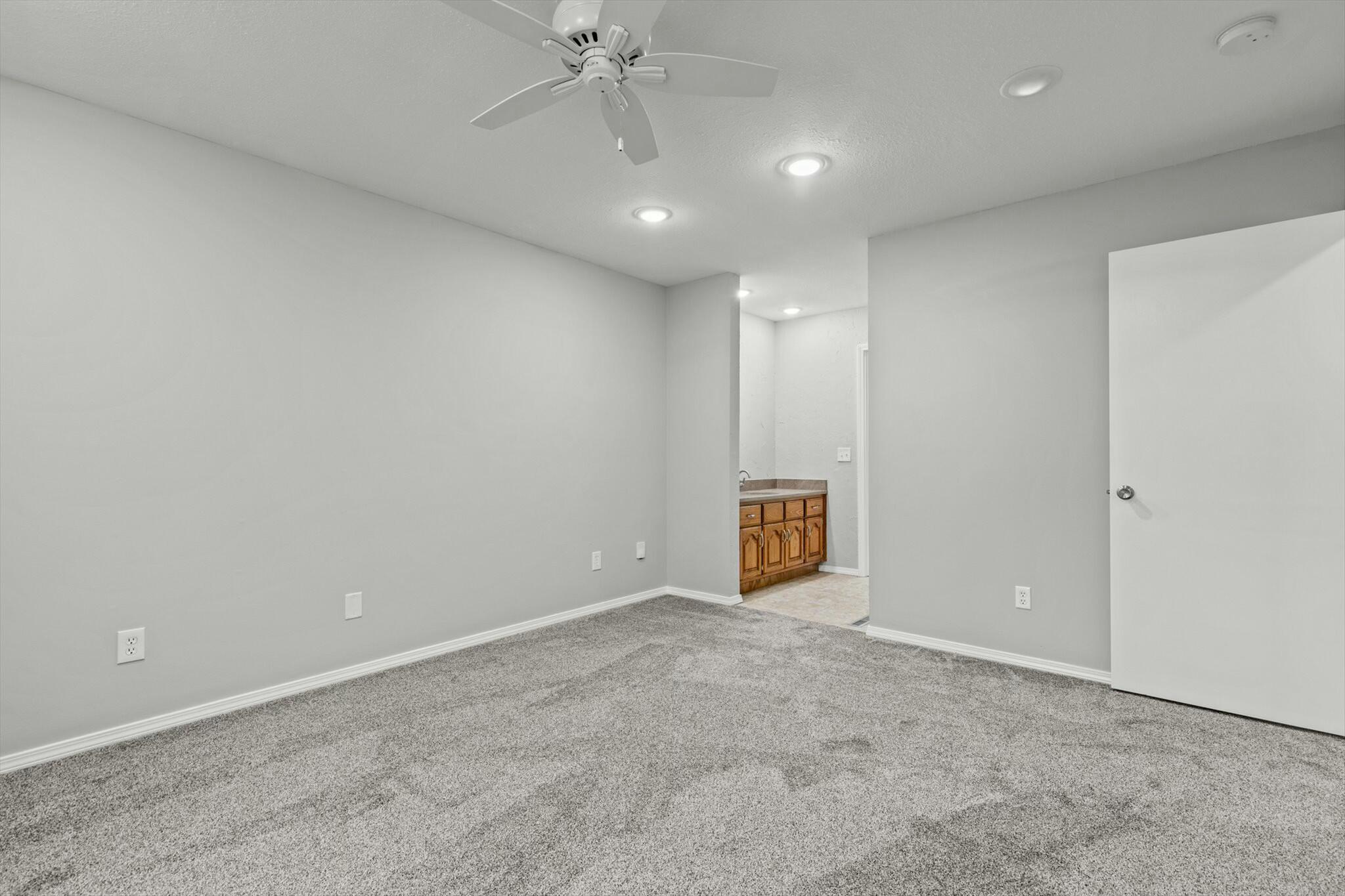 3469 South Kickapoo Avenue Property Photo 11
