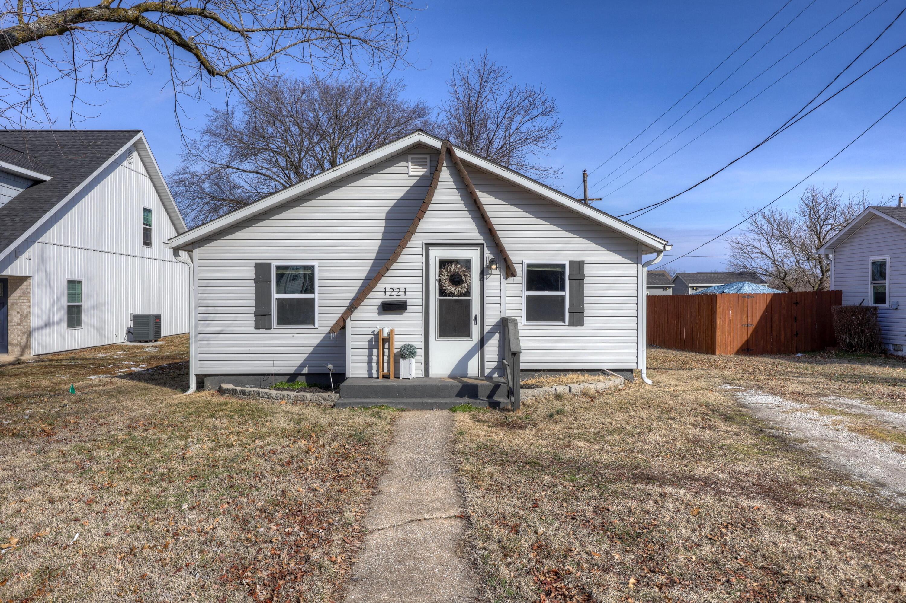 1221 East 12th Street Property Photo