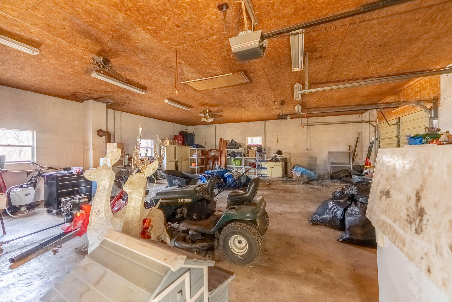 777 County Road 393 Property Photo 28