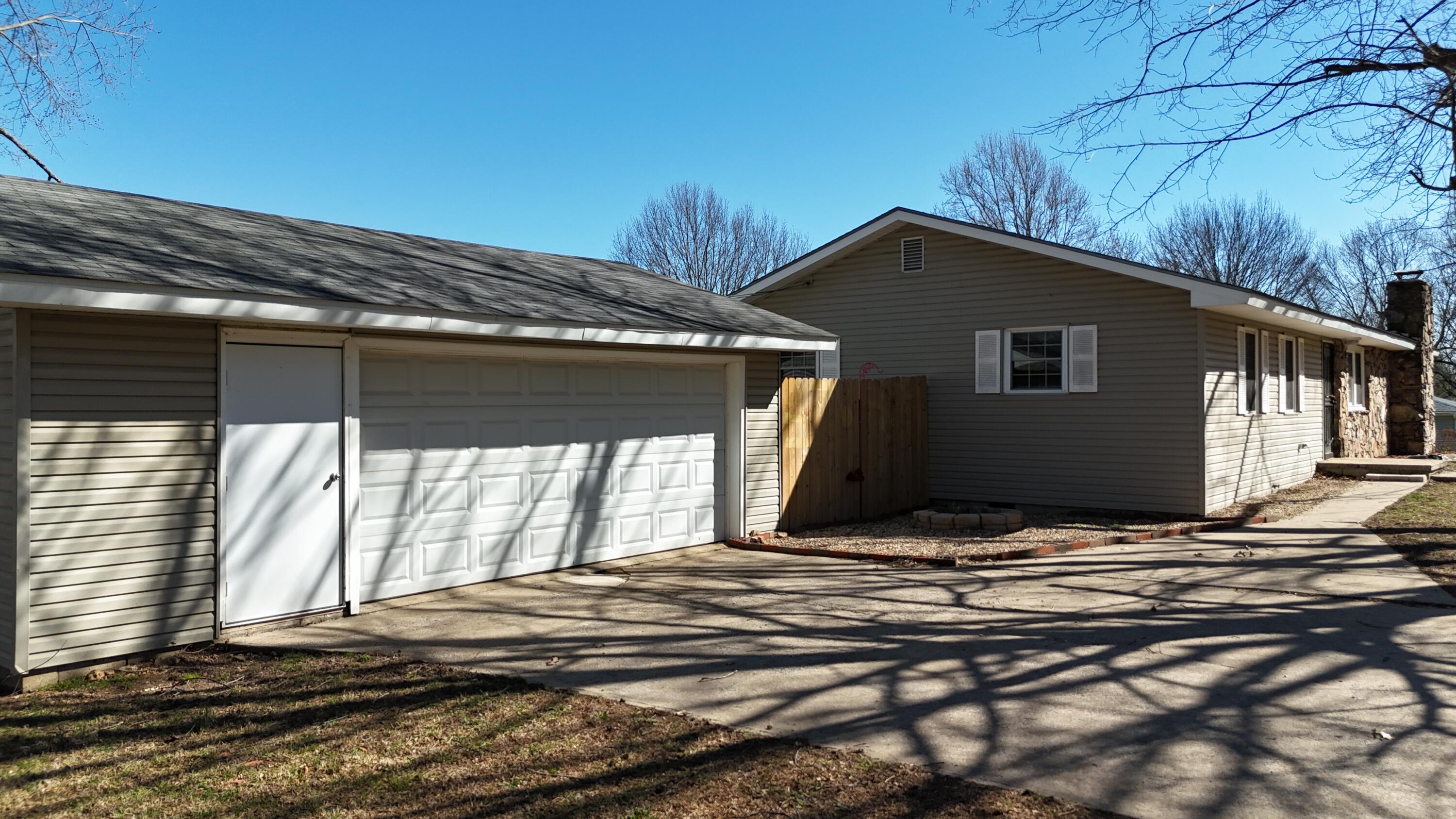 6058 Valleyview Drive Property Photo 6