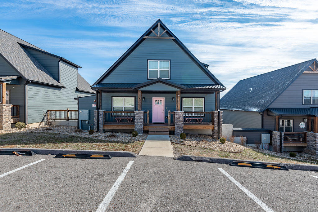 6324 State Highway 165 Property Photo 1