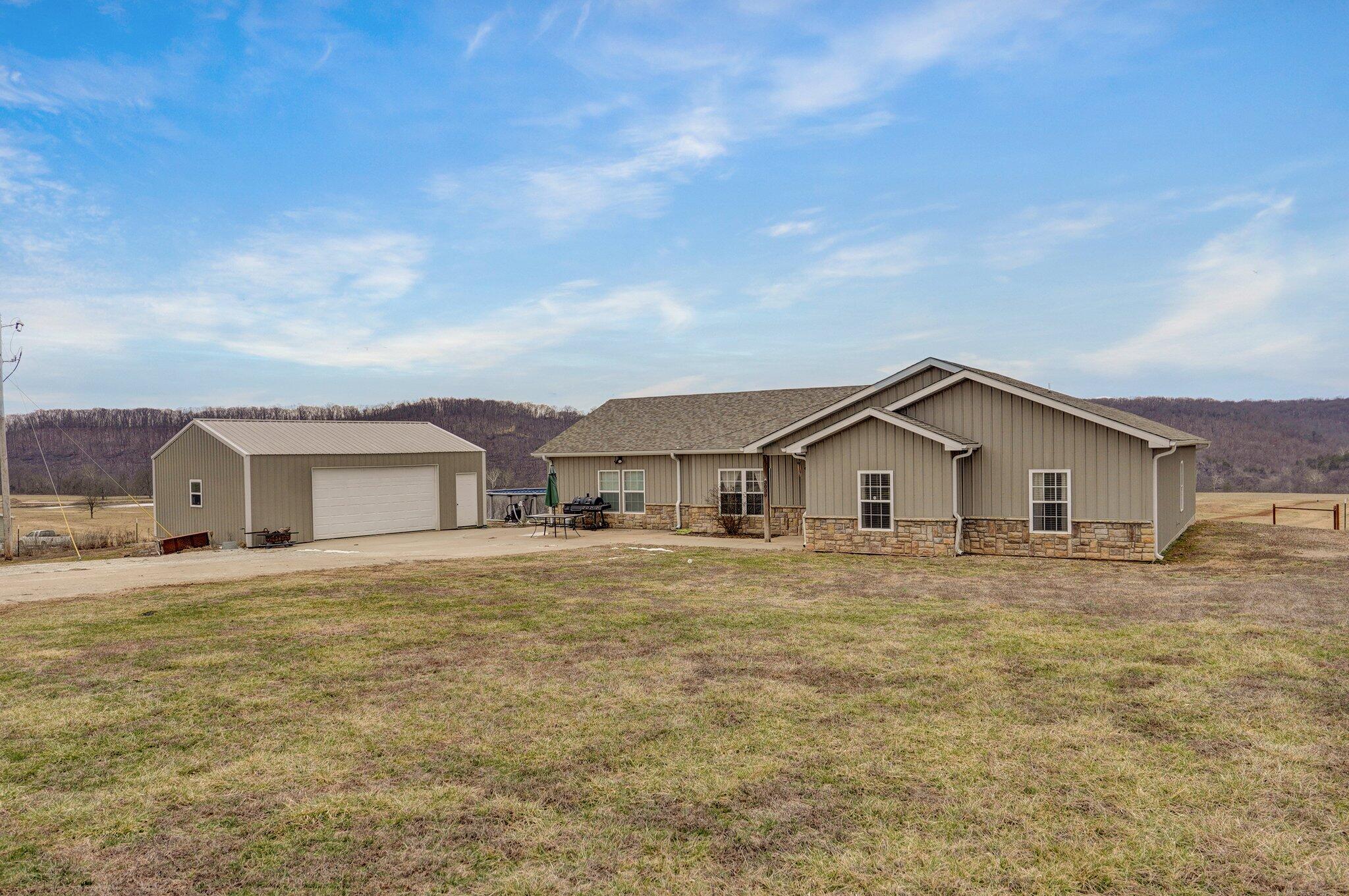 3030 Horsecreek Road Property Photo 2